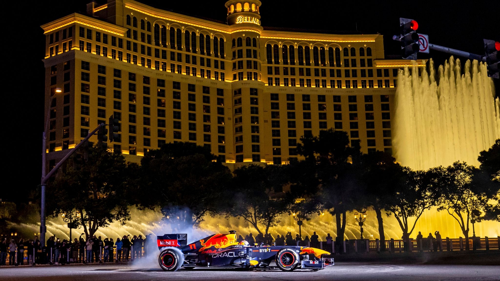 2050x1160 Las Vegas Grand Prix: Spectacular launch planned for Formula 1's inaugural event, Desktop