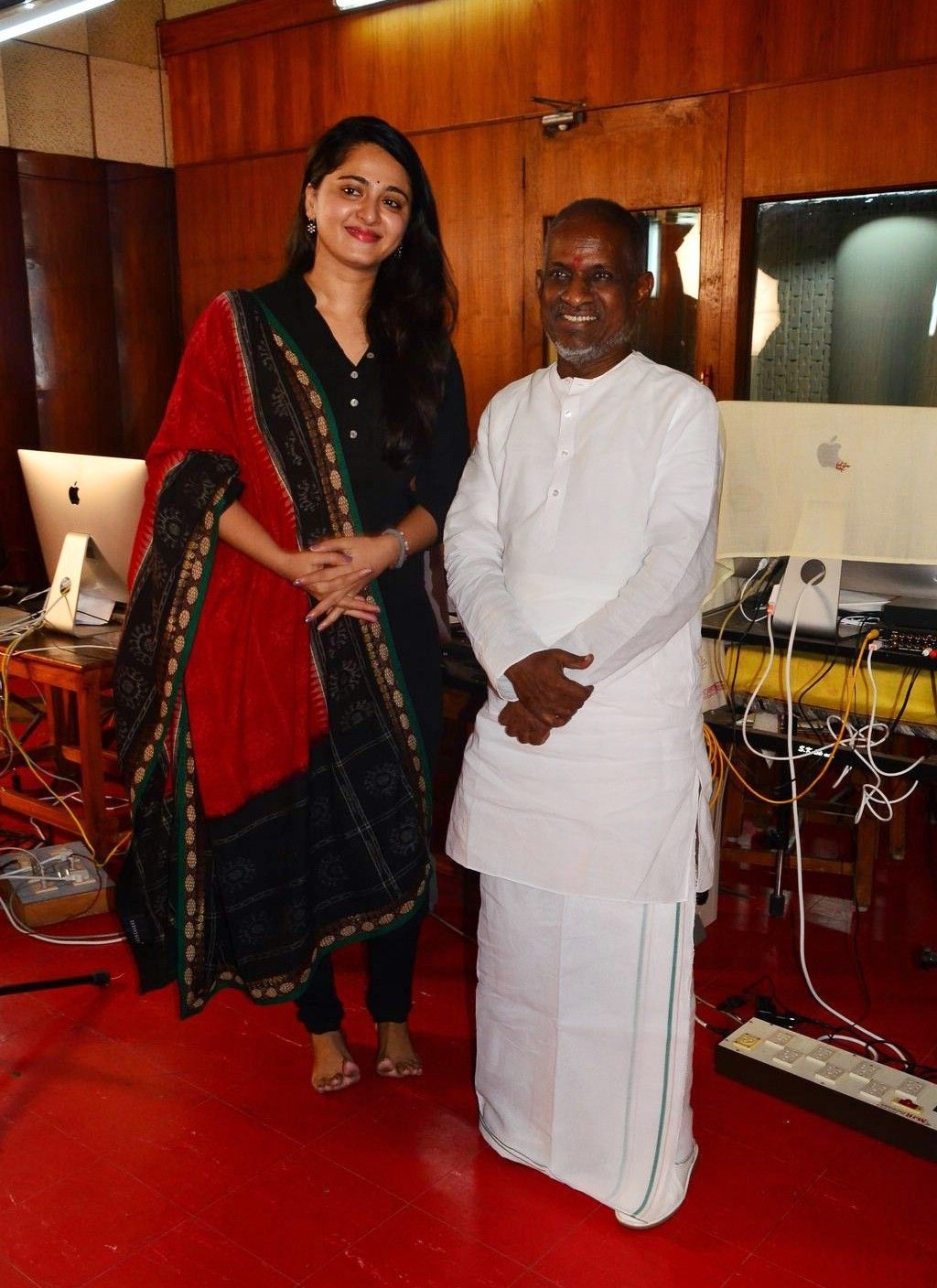 1030x1410 Anushka Shetty Photo With Ilayaraja In Black Dress, Phone