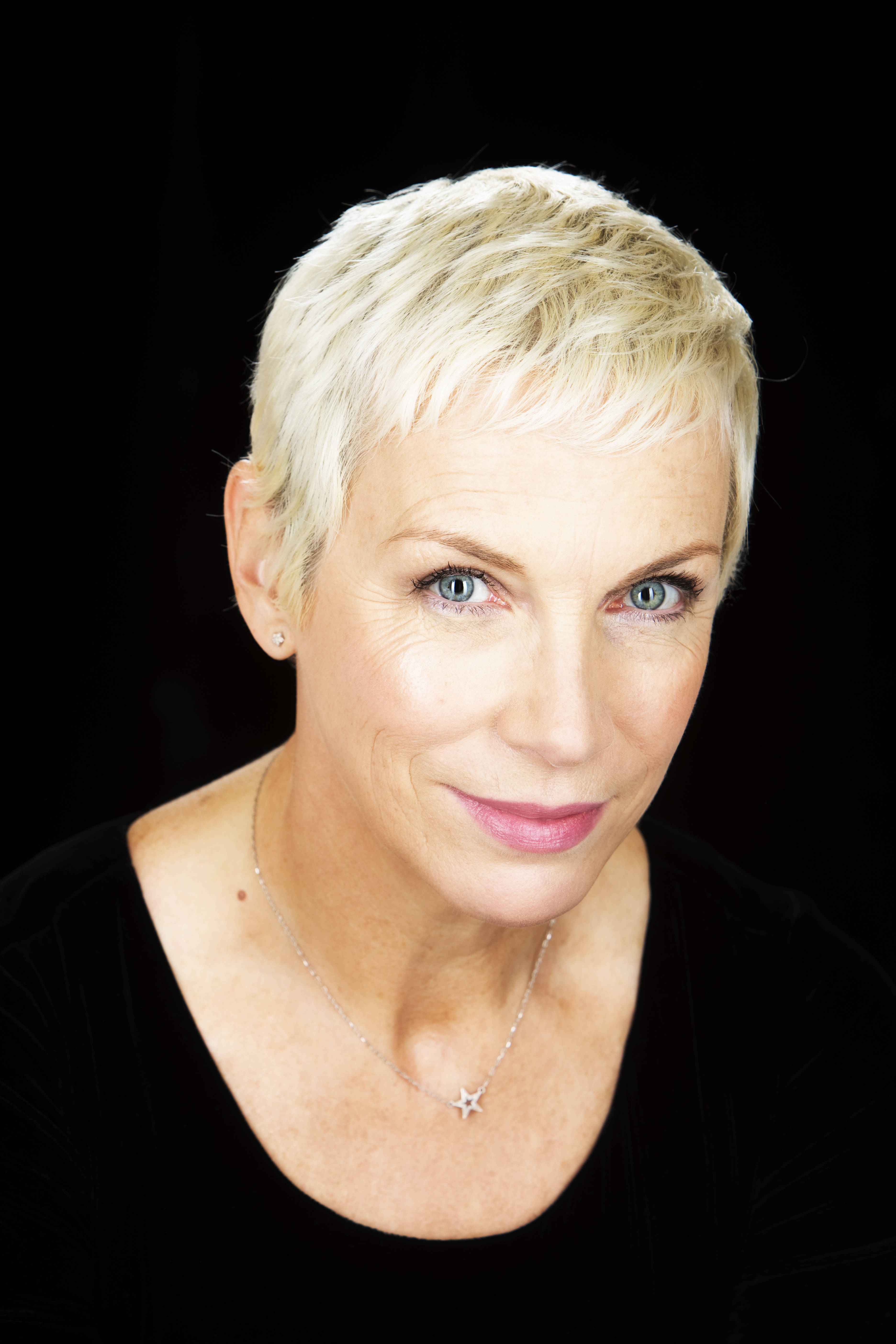 3750x5620 Best HD Annie Lennox Wallpaper, Phone