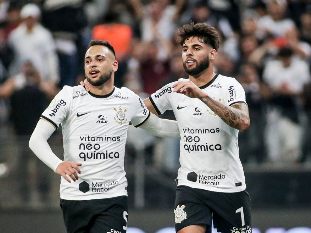 1030x770 Torcida do Corinthians aprova estreia de Yuri Alberto, Desktop