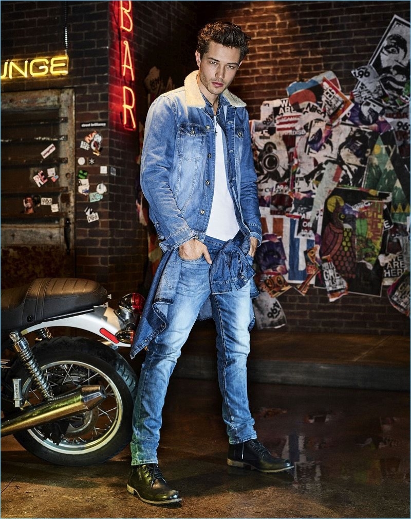 800x1010 Francisco Lachowski Colcci Fall Winter, Phone