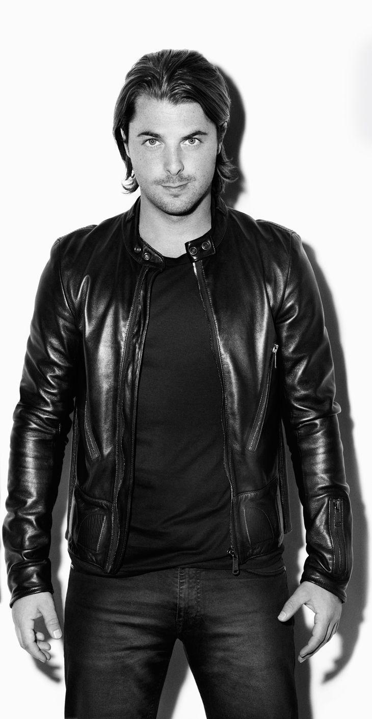 730x1410 400x200px 26.1 KB Axwell, Phone