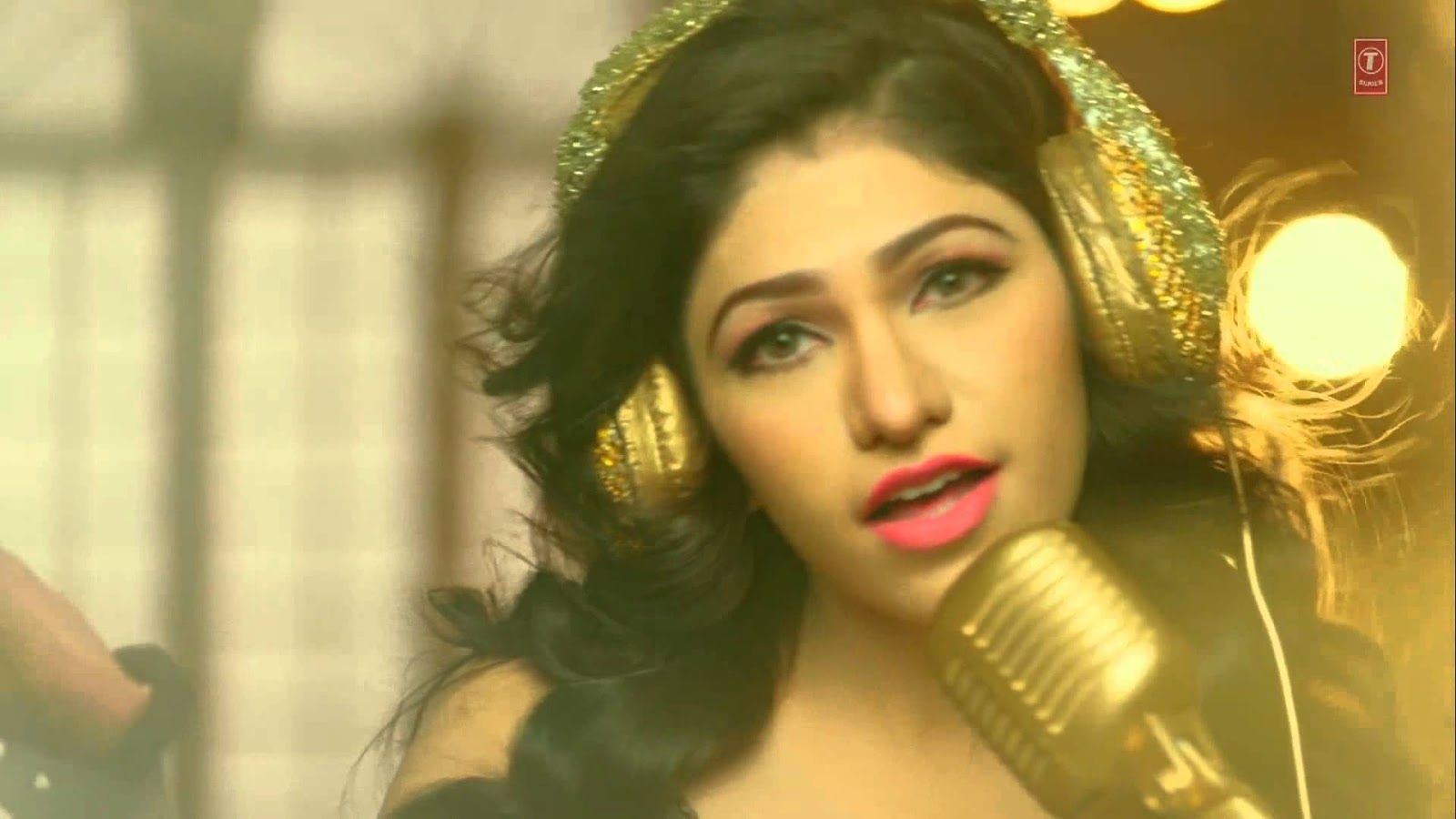 1600x900 SingerTulsi kumar HD Wallpaper, Desktop