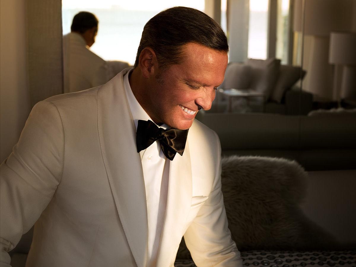 1200x900 Luis Miguel offers mix of ballads and upbeat tunes in concert, Desktop