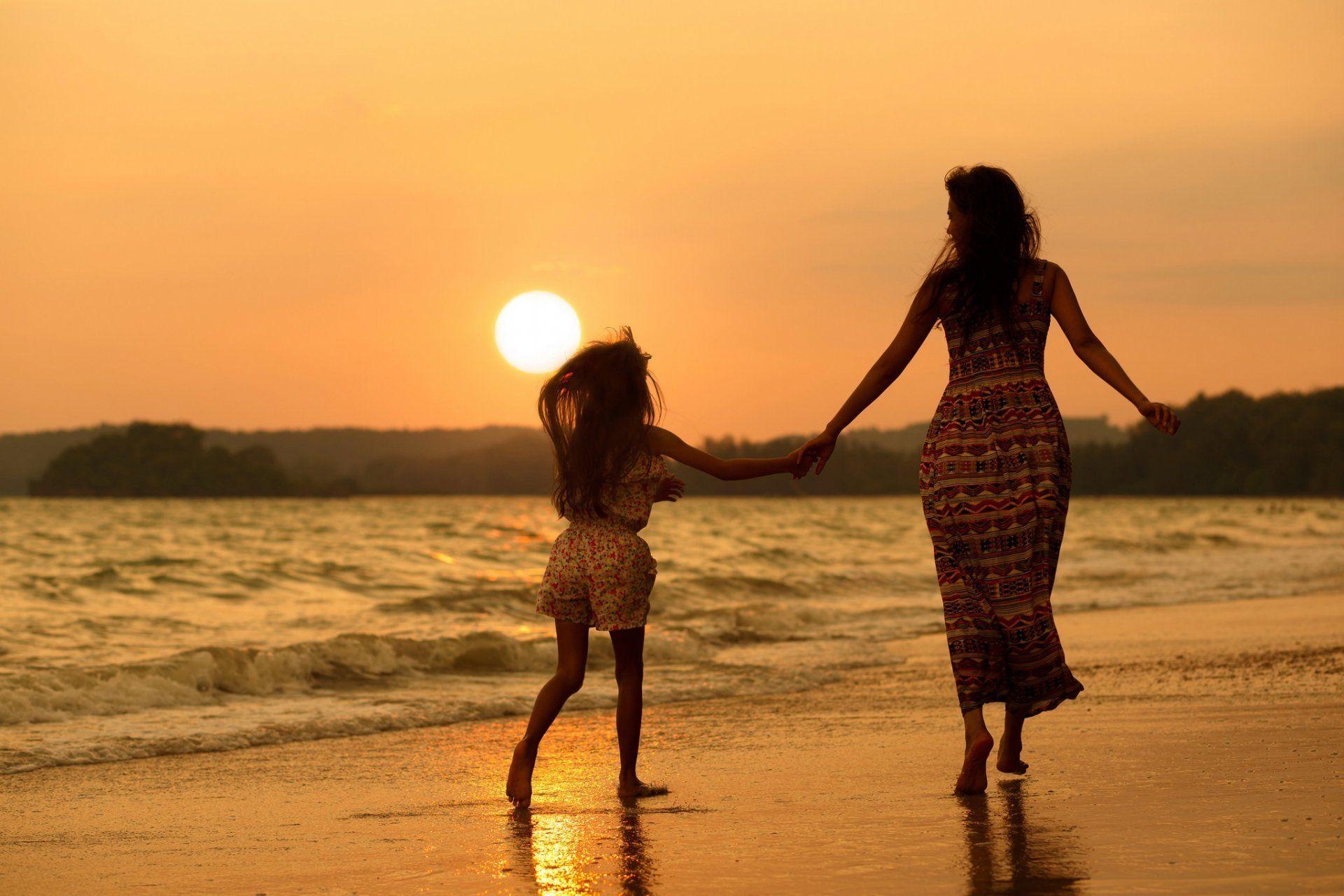 1920x1280 girl a woman mother daughter beach HD wallpaper, Desktop