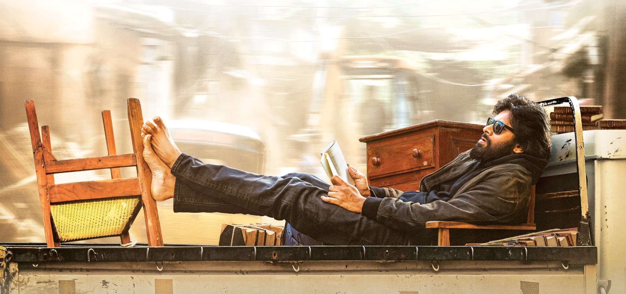 2050x970 PSPK 26 First Look Poster: Pawan Kalyan steals the show as Vakeel, Dual Screen