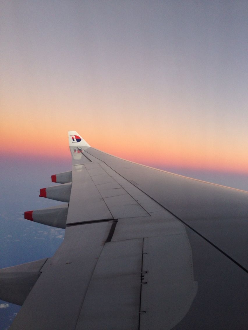 860x1140 Malaysia Airlines Airbus A330 323E. Malaysia Airlines, Plane Window, Airplane Window, Phone