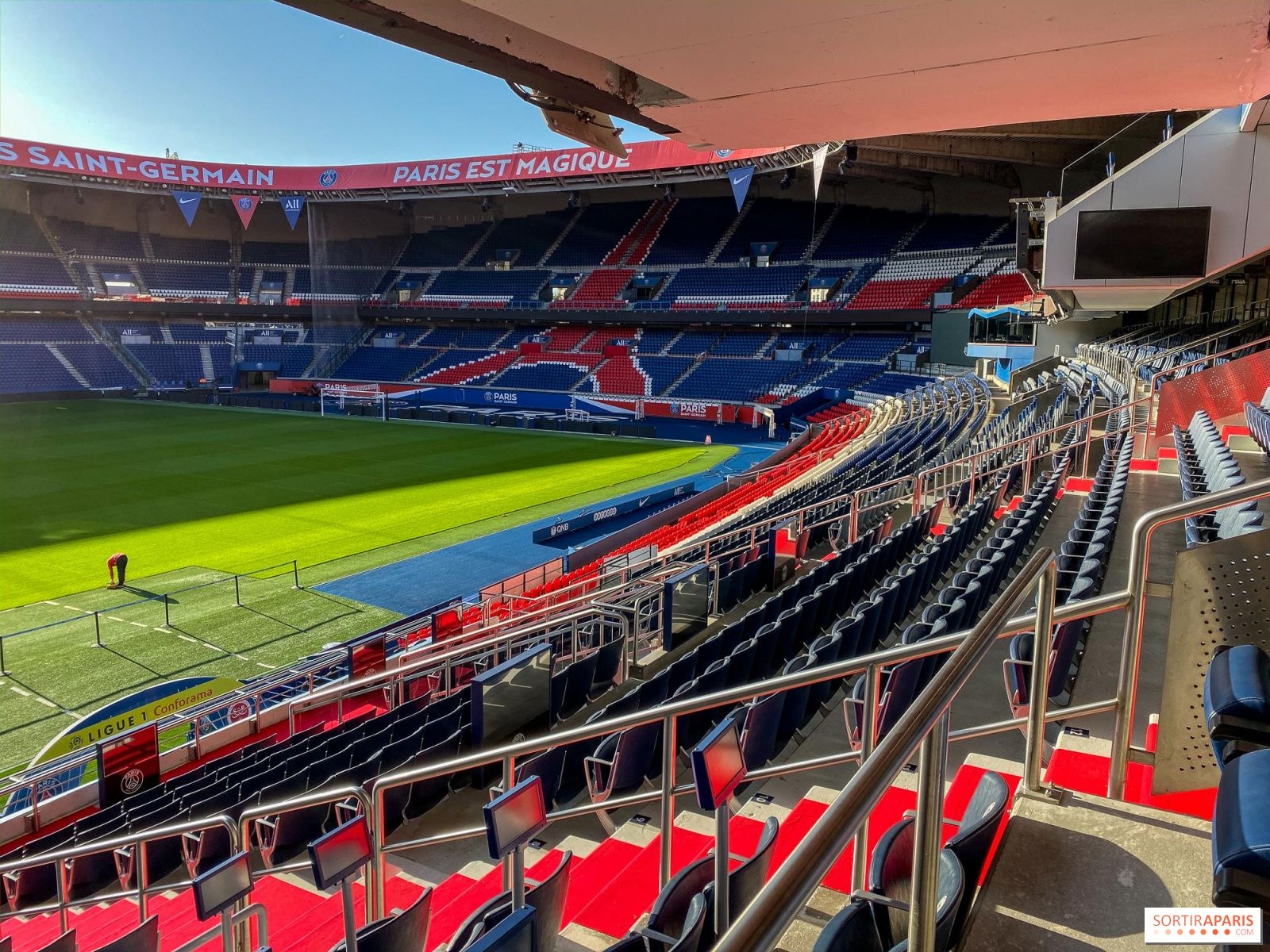 1600x1200 PSG Experience, exclusive tour of the VIP area and the Galerie at Paris Parc des Princes stadium, Desktop