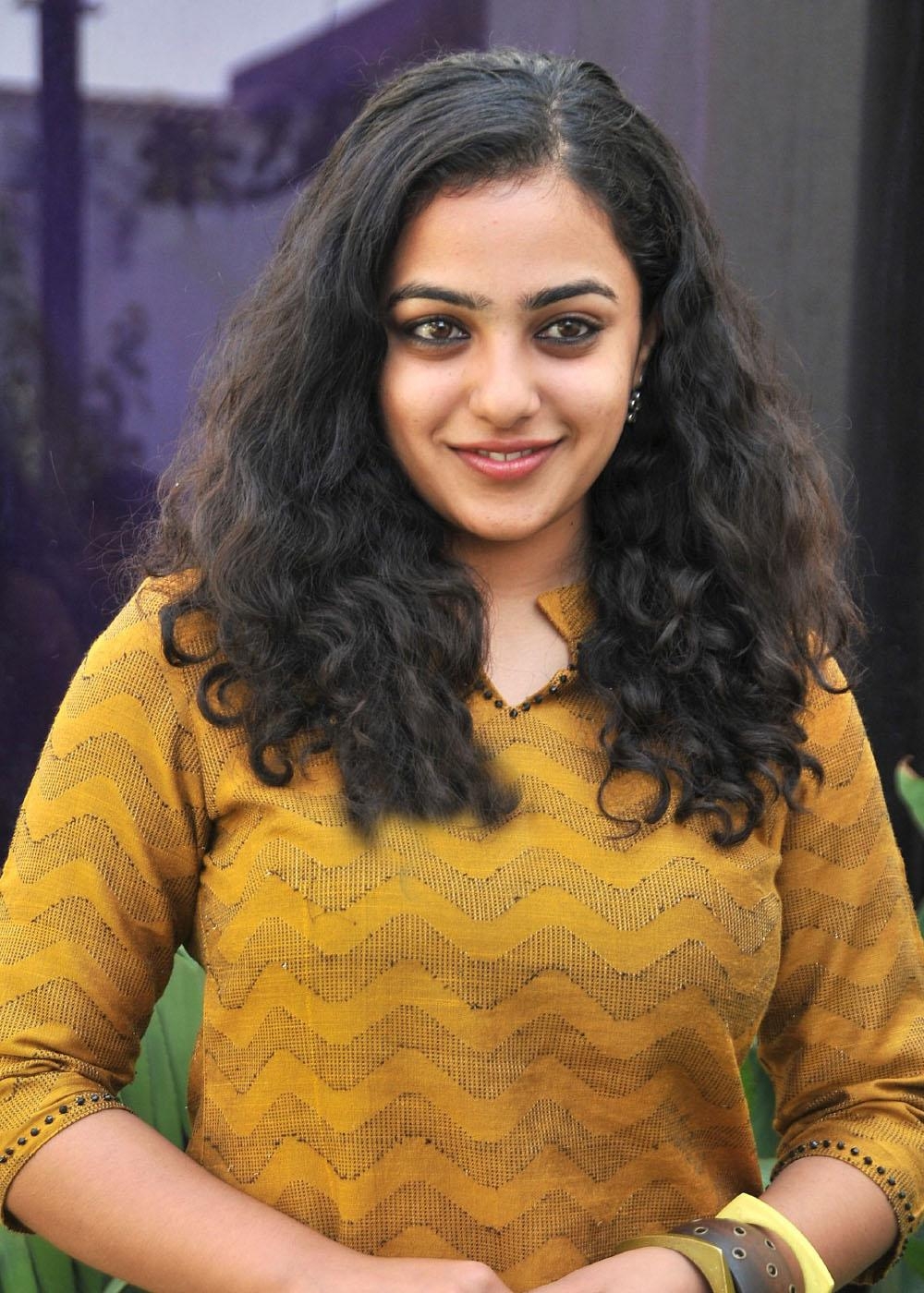 1000x1400 Nithya Menon Wallpaper, Phone