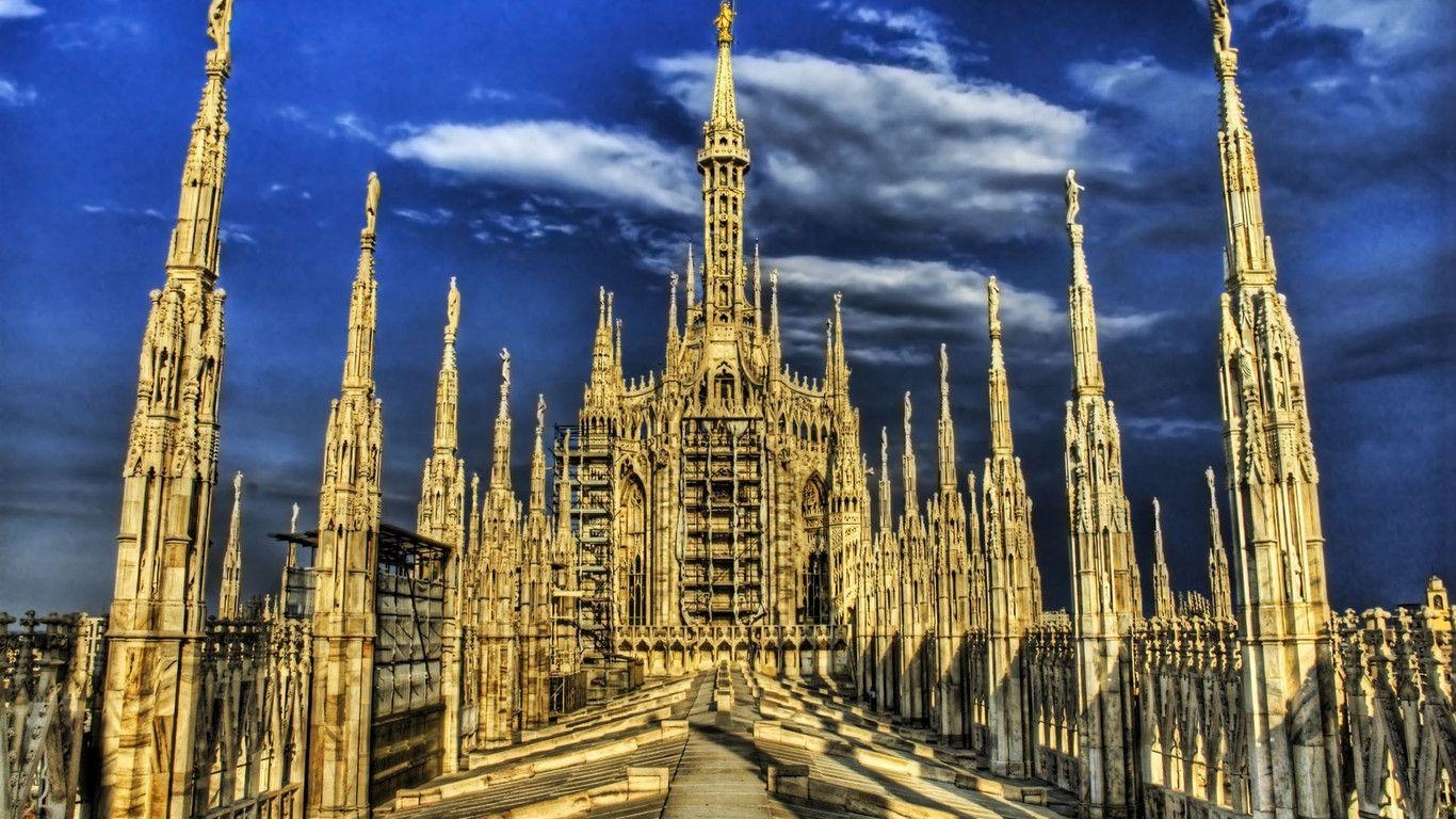 1370x770 Milan Cathedral, Italy Wallpaper, Desktop