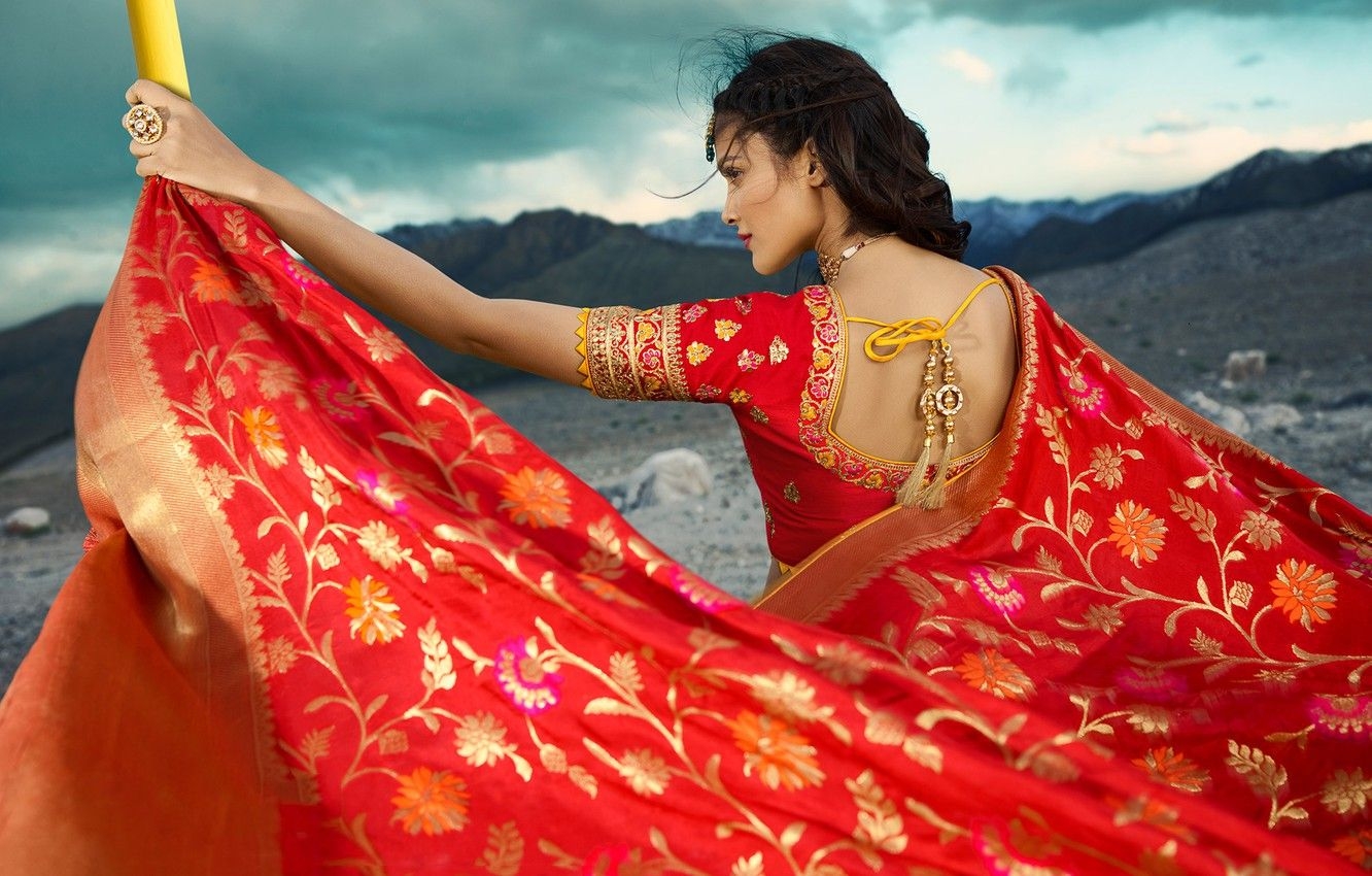 1340x850 Wallpaper girl, fashion, model, beauty, pose, indian, actress, celebrity, bollywood, makeup, back view, saree, traditional clothes, sari image for desktop, section стиль, Desktop