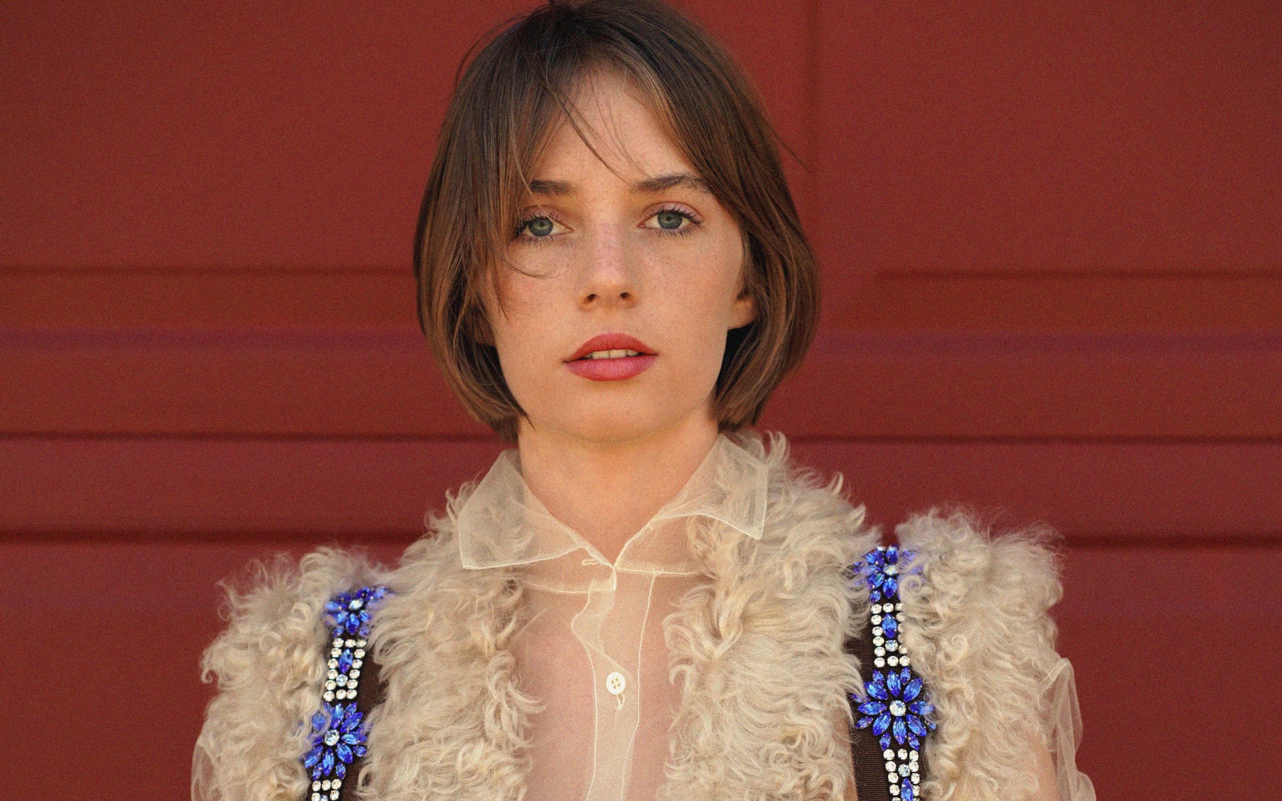 2560x1600 Maya Hawke 2020  Resolution Wallpaper, HD, Desktop