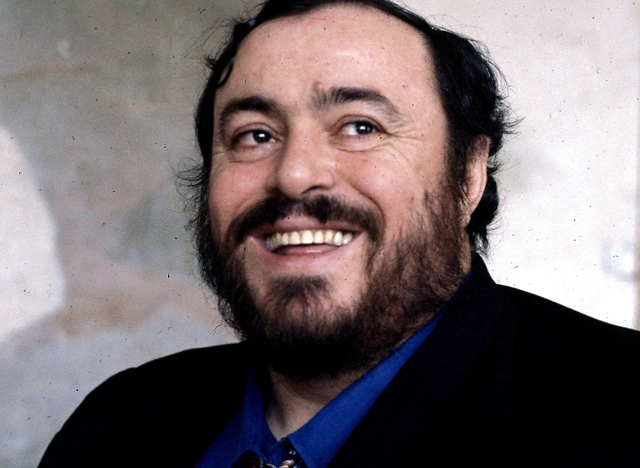 2450x1800 Luciano. Luciano Pavarotti (OPERA). Opera singers, Opera, Music, Desktop