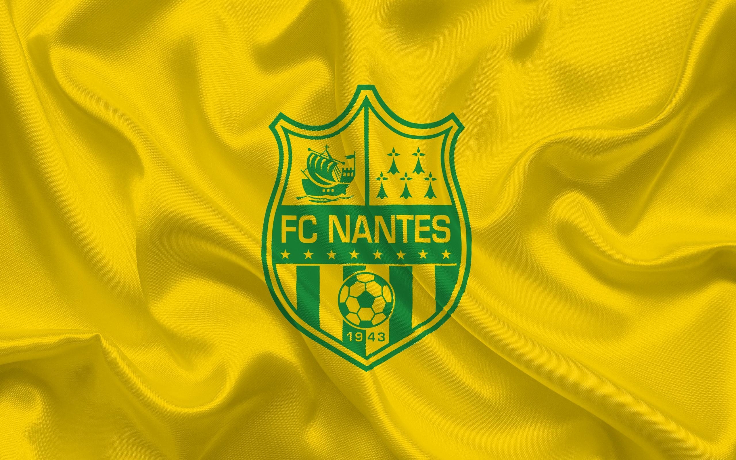 2560x1600 Download wallpaper FC Nantes, Football club, Nantes emblem, logo, Desktop