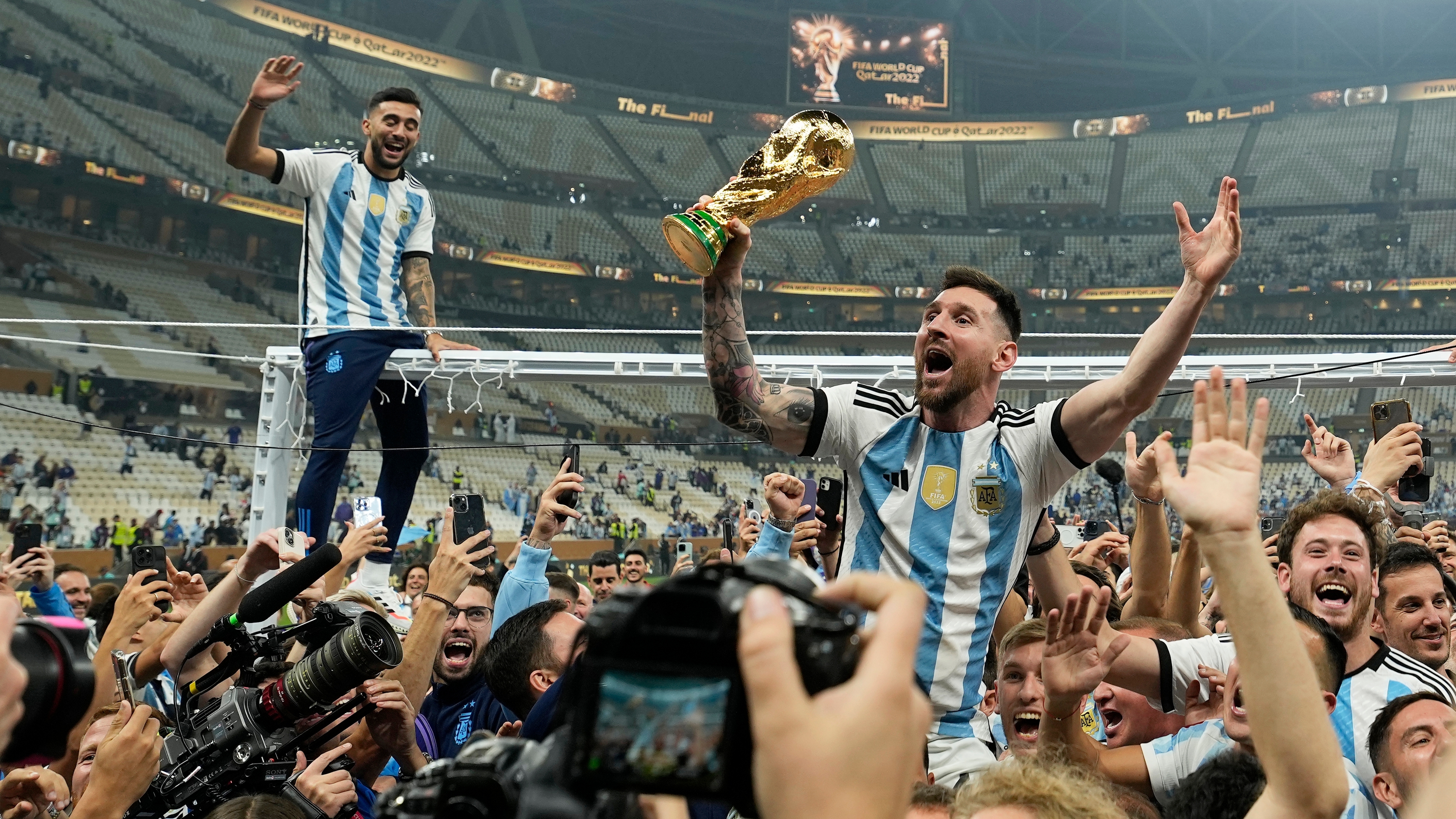 4280x2410 World Cup trophy Leo Messi paraded in Qatar revealed to be a fake. Sports. EL PAÍS English, Desktop