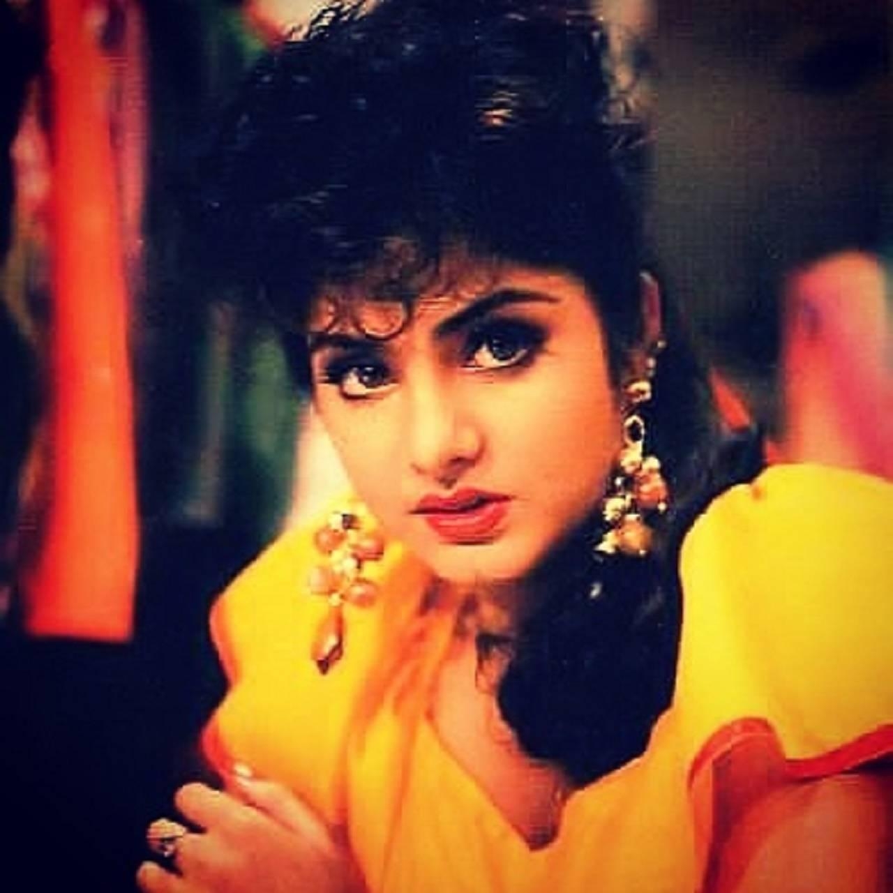 1280x1280 Divya Bharti Wallpaper, Phone