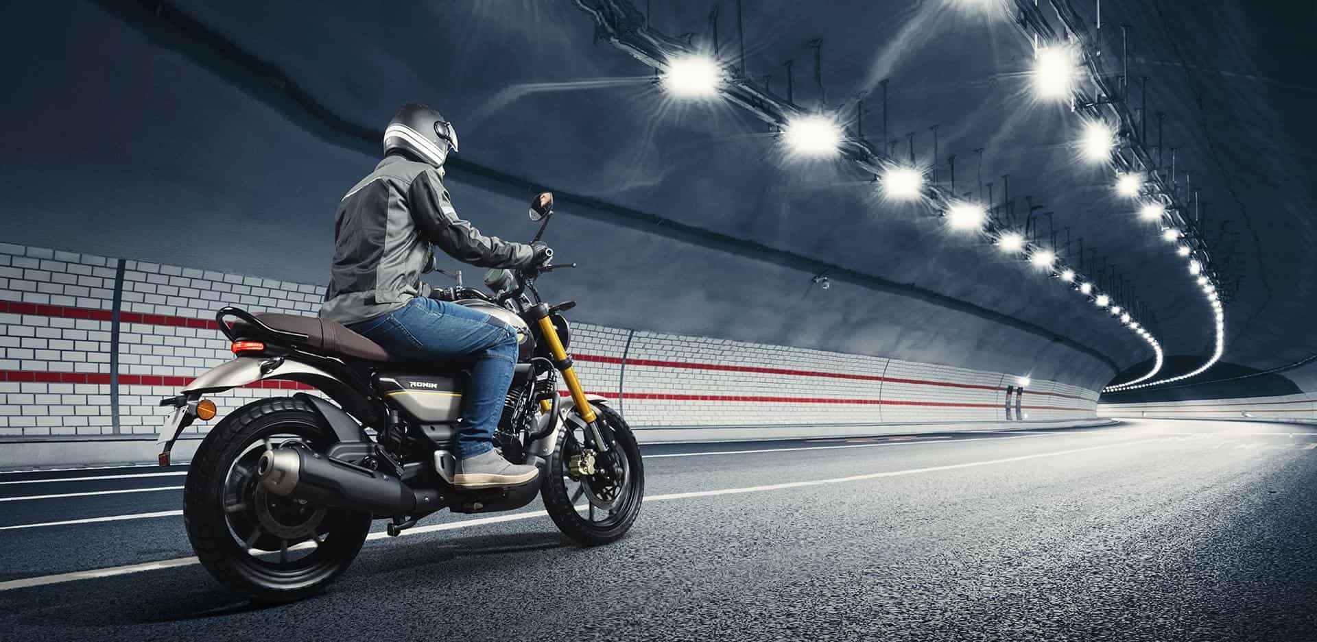 1920x940 TVS Ronin Amazing Image: TVS Motor drives in new bike 'Ronin'; check price, design, features, image and more, Dual Screen