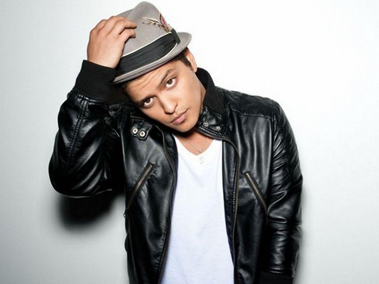 1600x1200 Desktop Image of Bruno Mars. Bruno Mars Wallpaper, Desktop