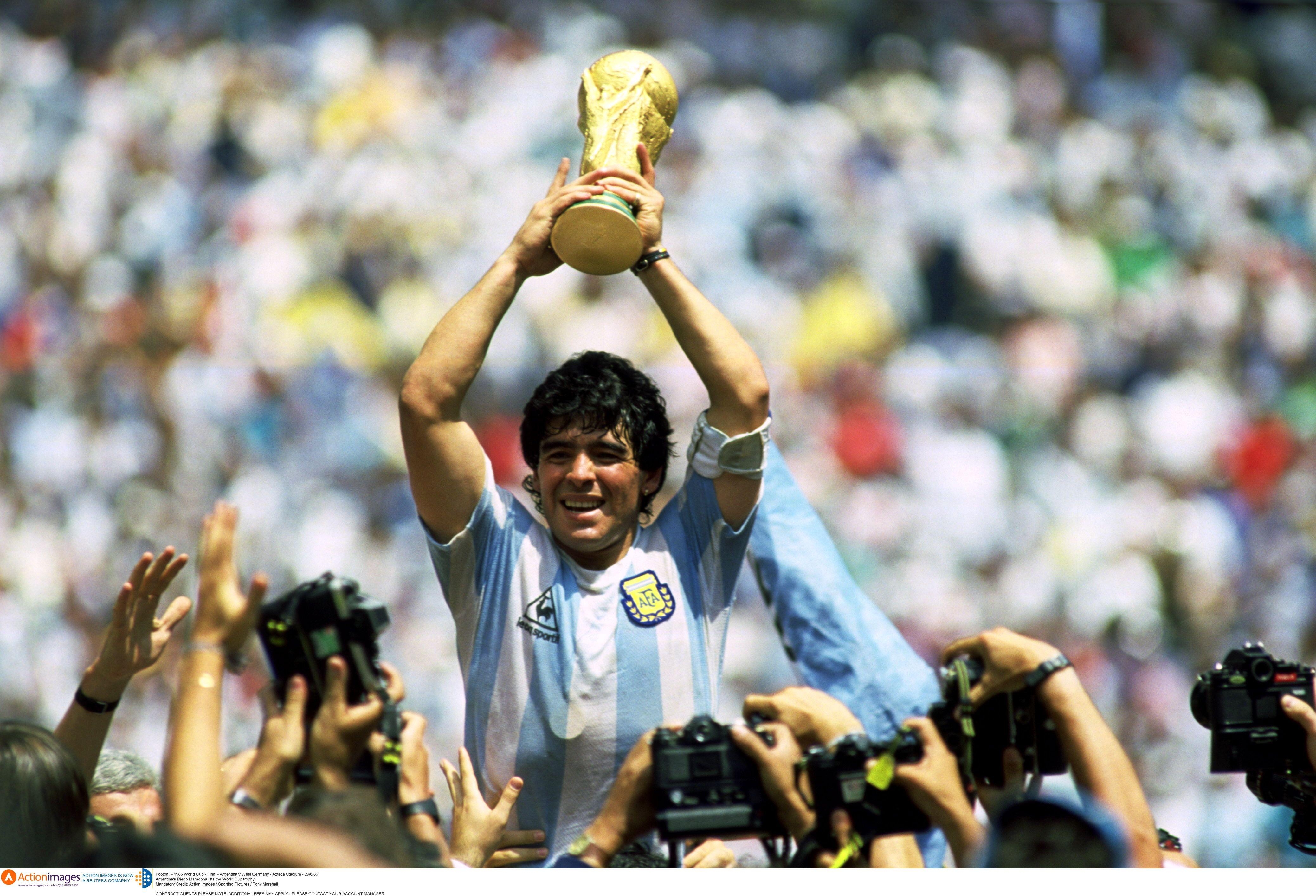 4160x2830 3252x4819px Maradona (5465.59 KB).07.2015, Desktop