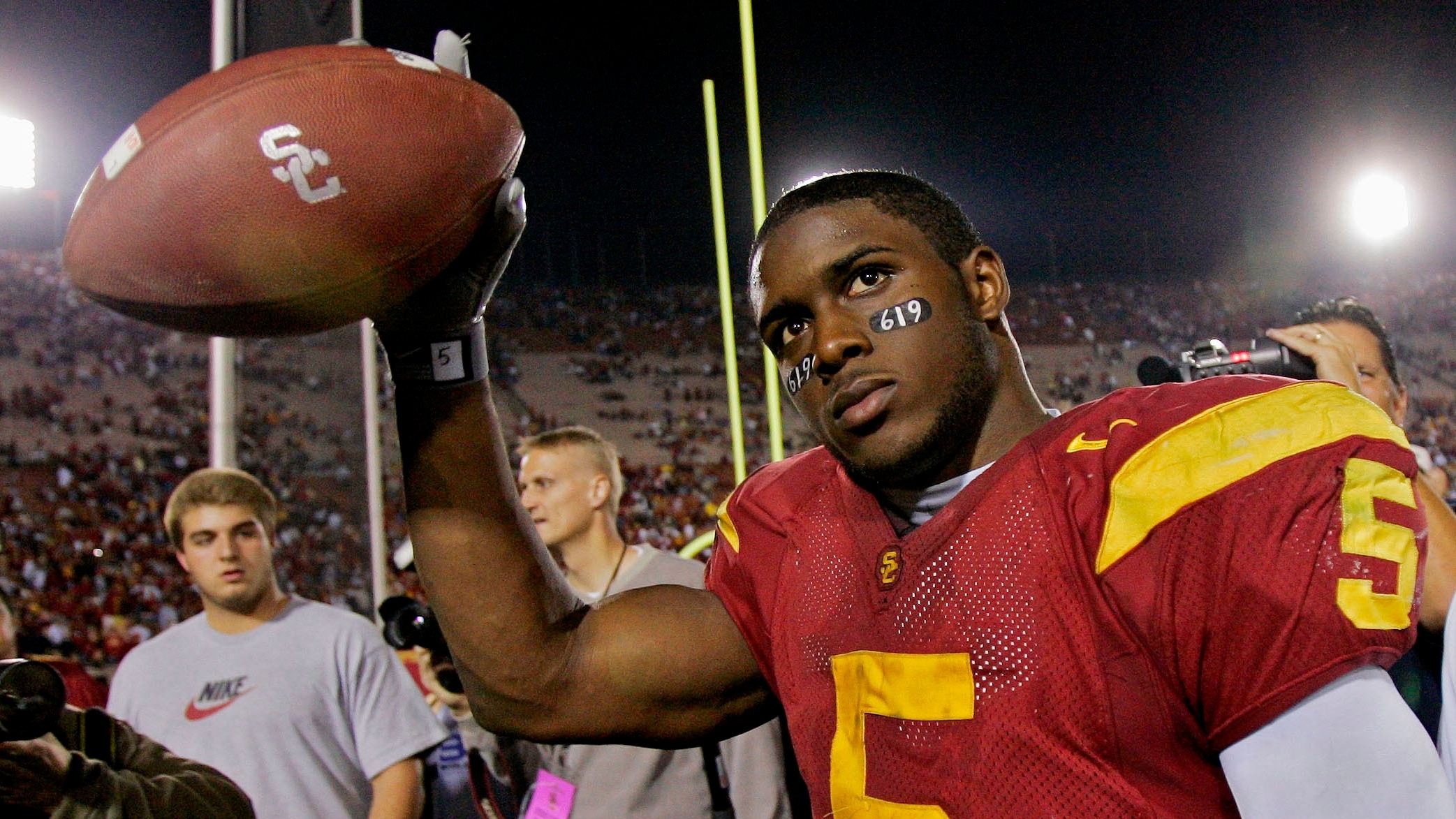 2090x1180 USC And Reggie Bush Together Again As His 10 Year NCAA Ban Is Lifted, Desktop