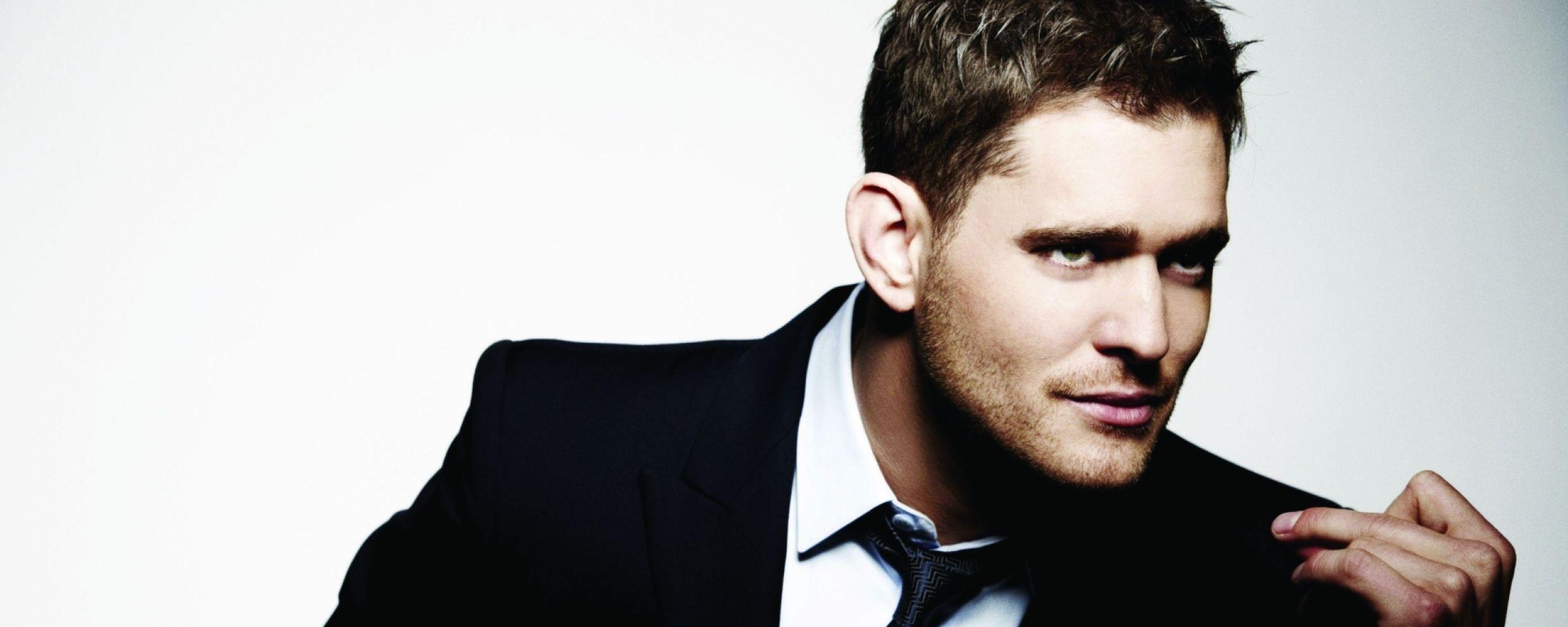 2560x1030 Download Wallpaper  Michael buble, Suit, Face, Tie, Look, Dual Screen