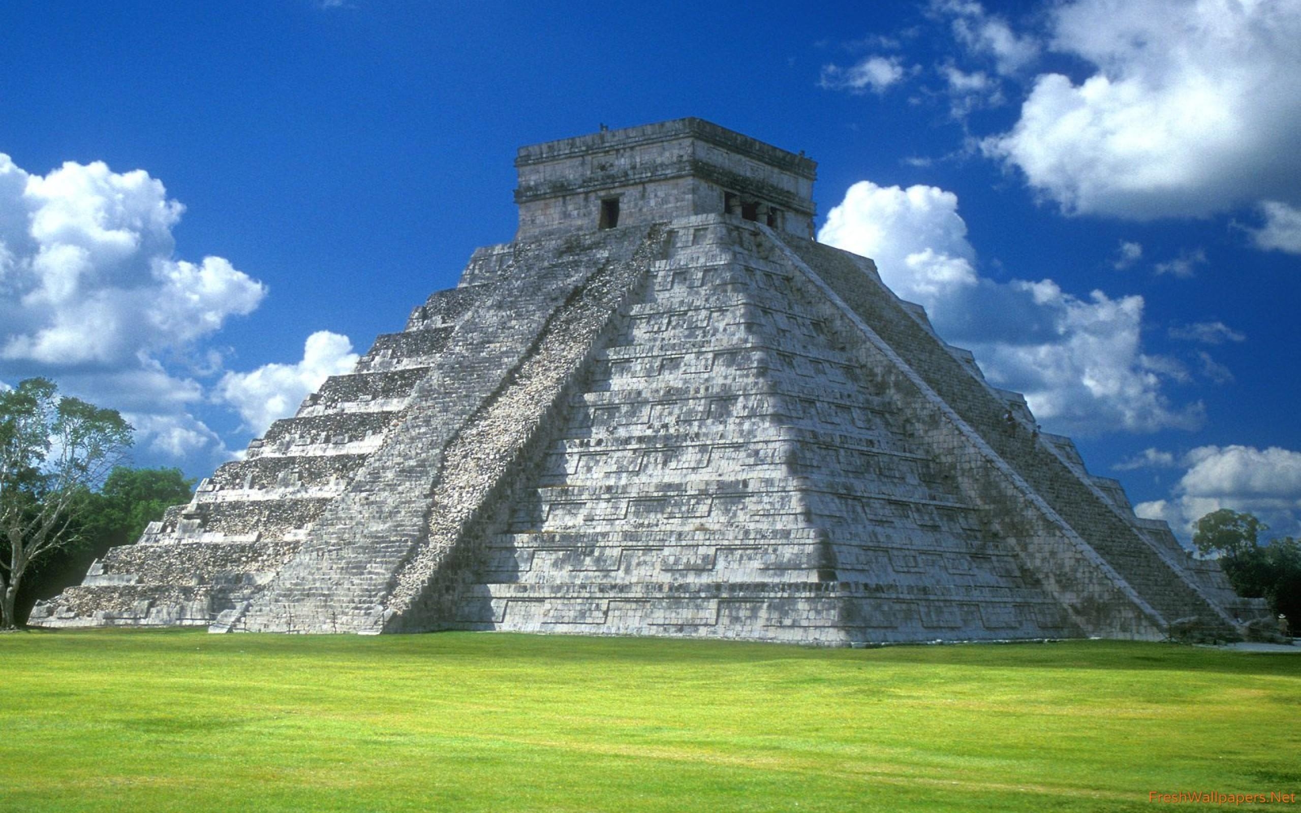 2560x1600 Pyramid of Kukulkбn, Chichen Itza, Yucatan Peninsula, Mexico, Desktop