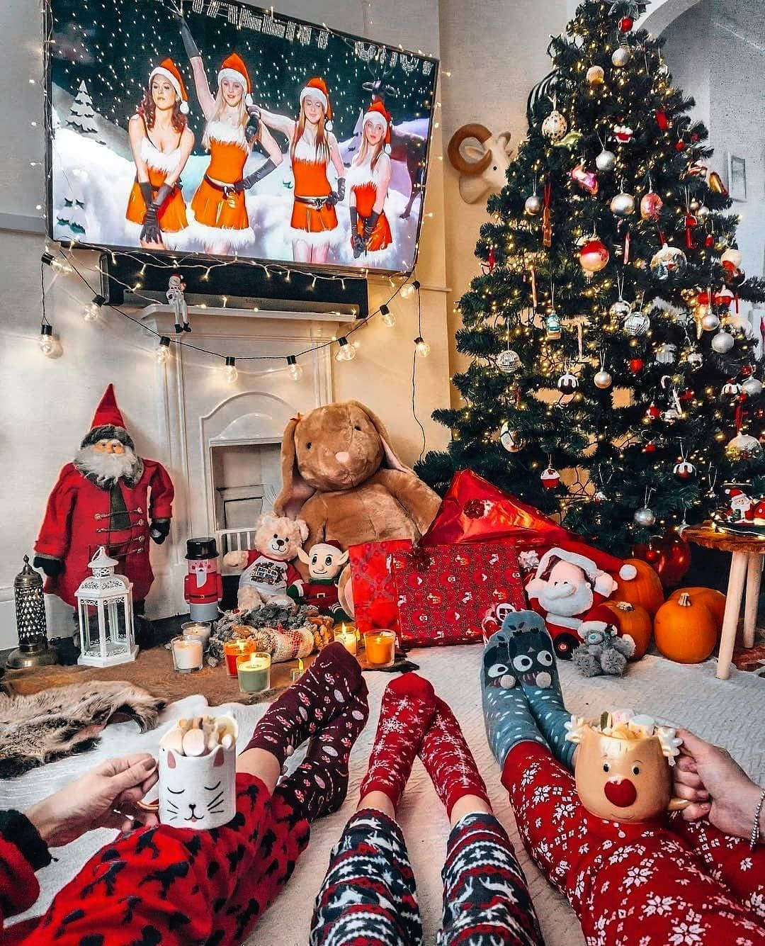 1080x1340 Download Aesthetic Christmas Pajamas Party Wallpaper, Phone