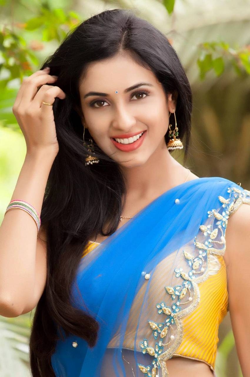 850x1280 Riya Suman wallpaper, Phone