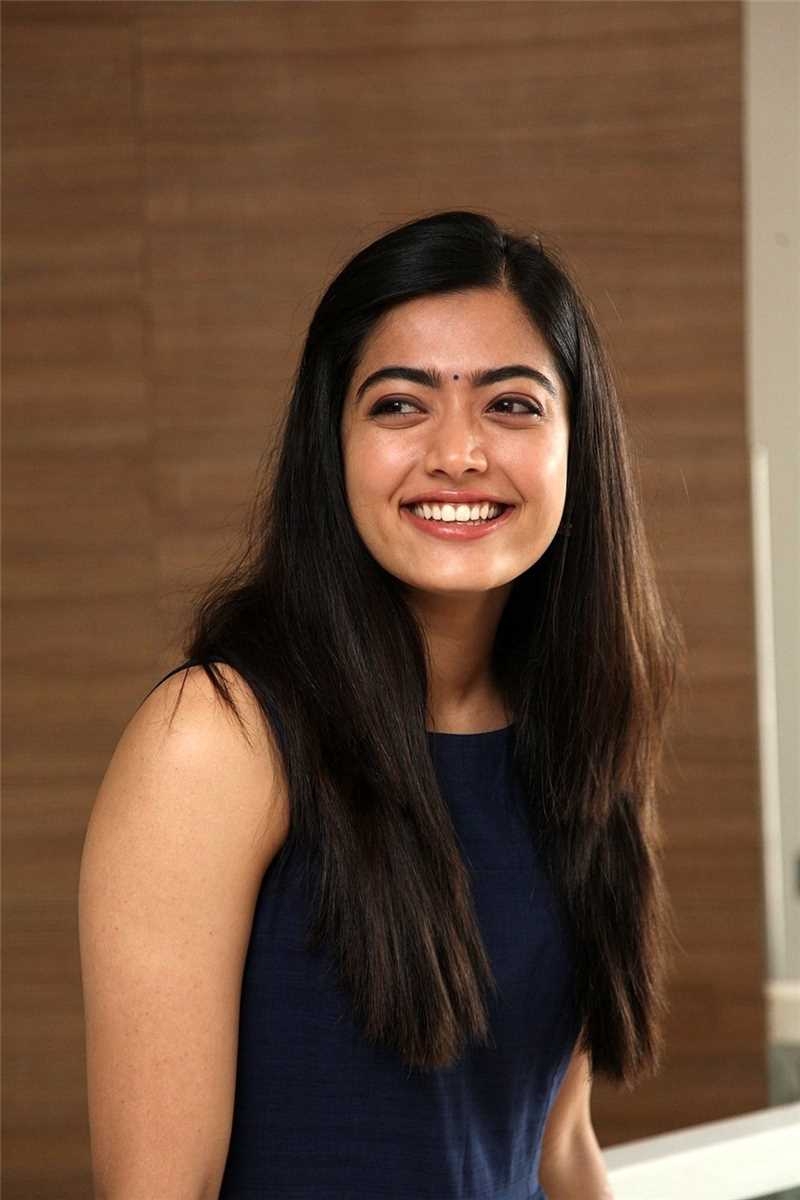 800x1200 Rashmika Mandanna Latest Pics 36782, Phone