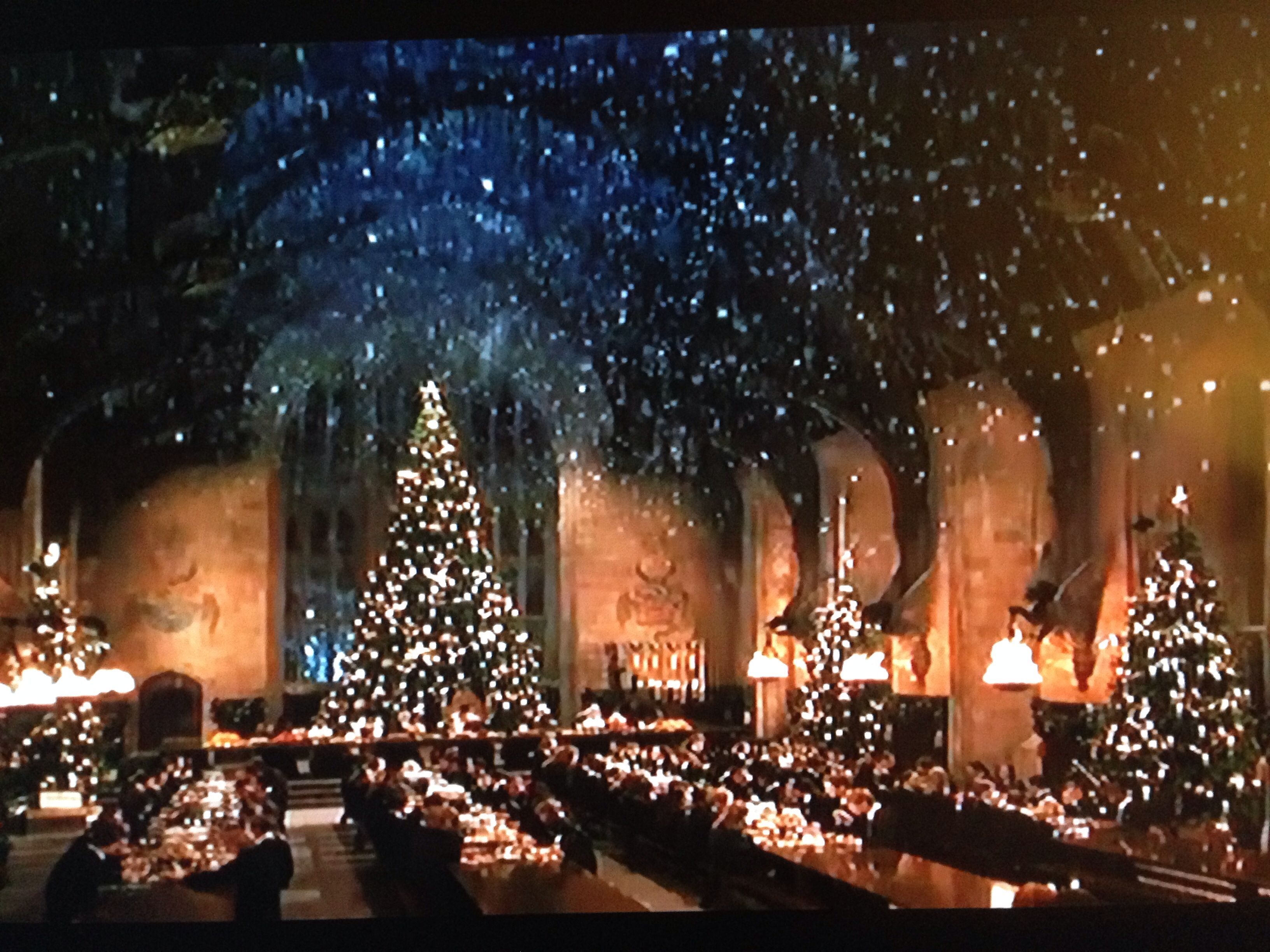 3270x2450 Christmas in the Great Hall, Desktop