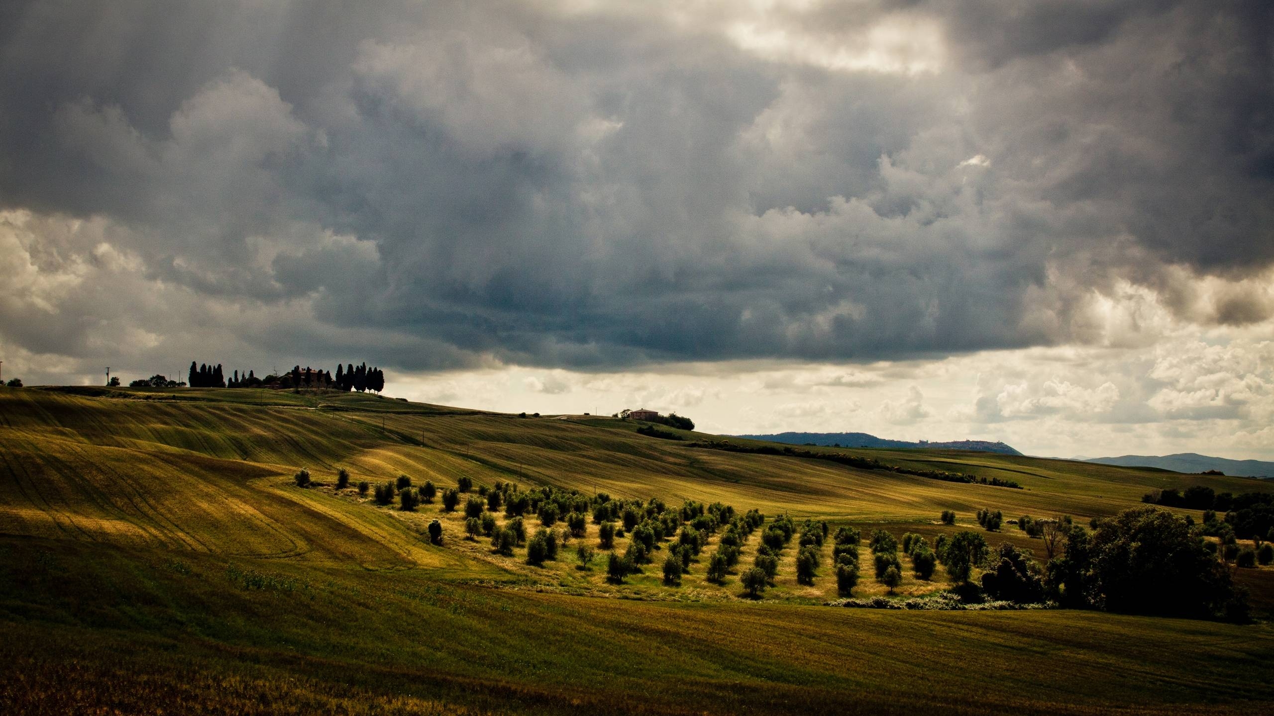 2560x1440 Tuscany wallpaper, Desktop