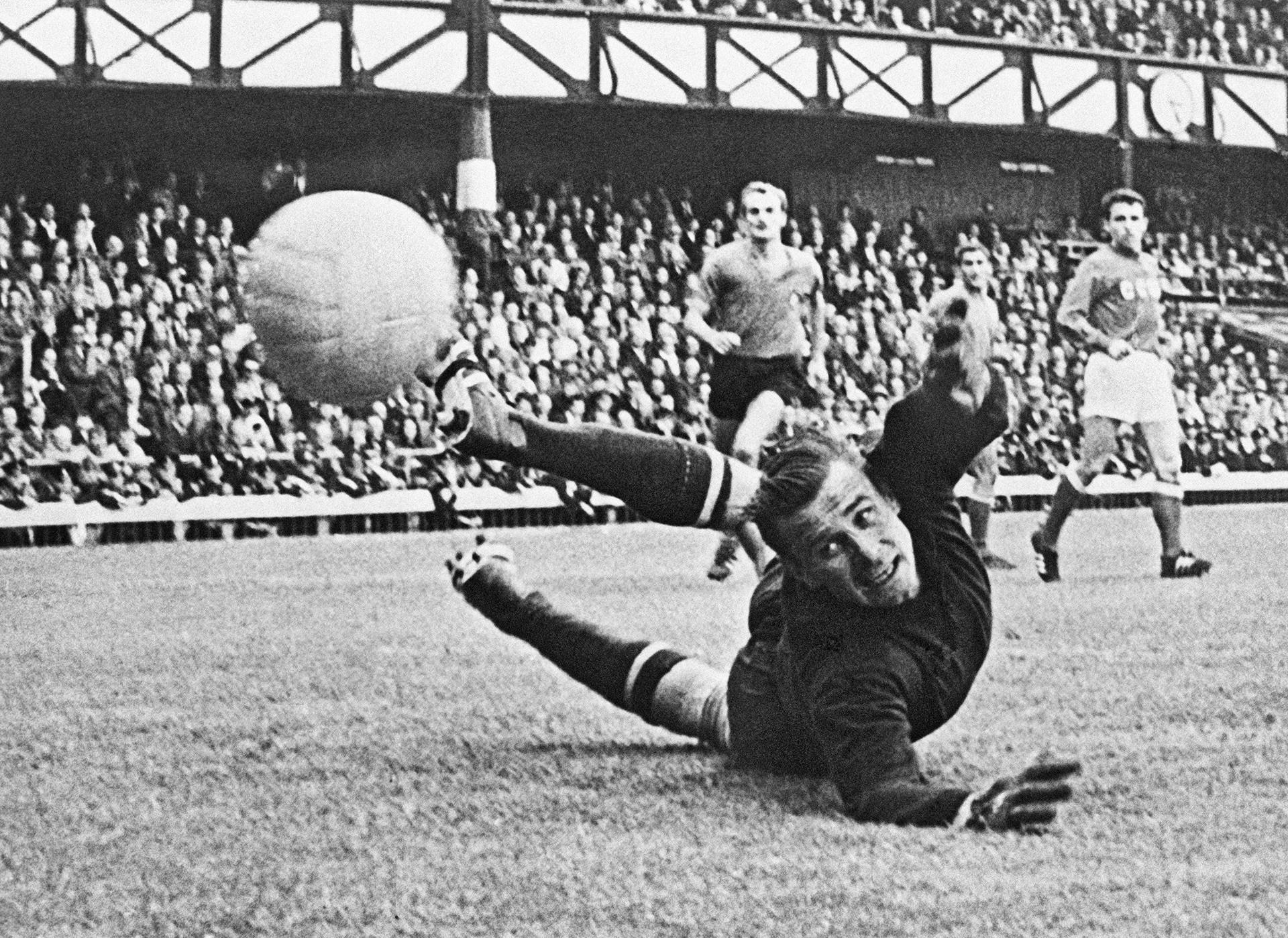 1920x1400 facts about Lev Yashin, the greatest football player in Russia's, Desktop