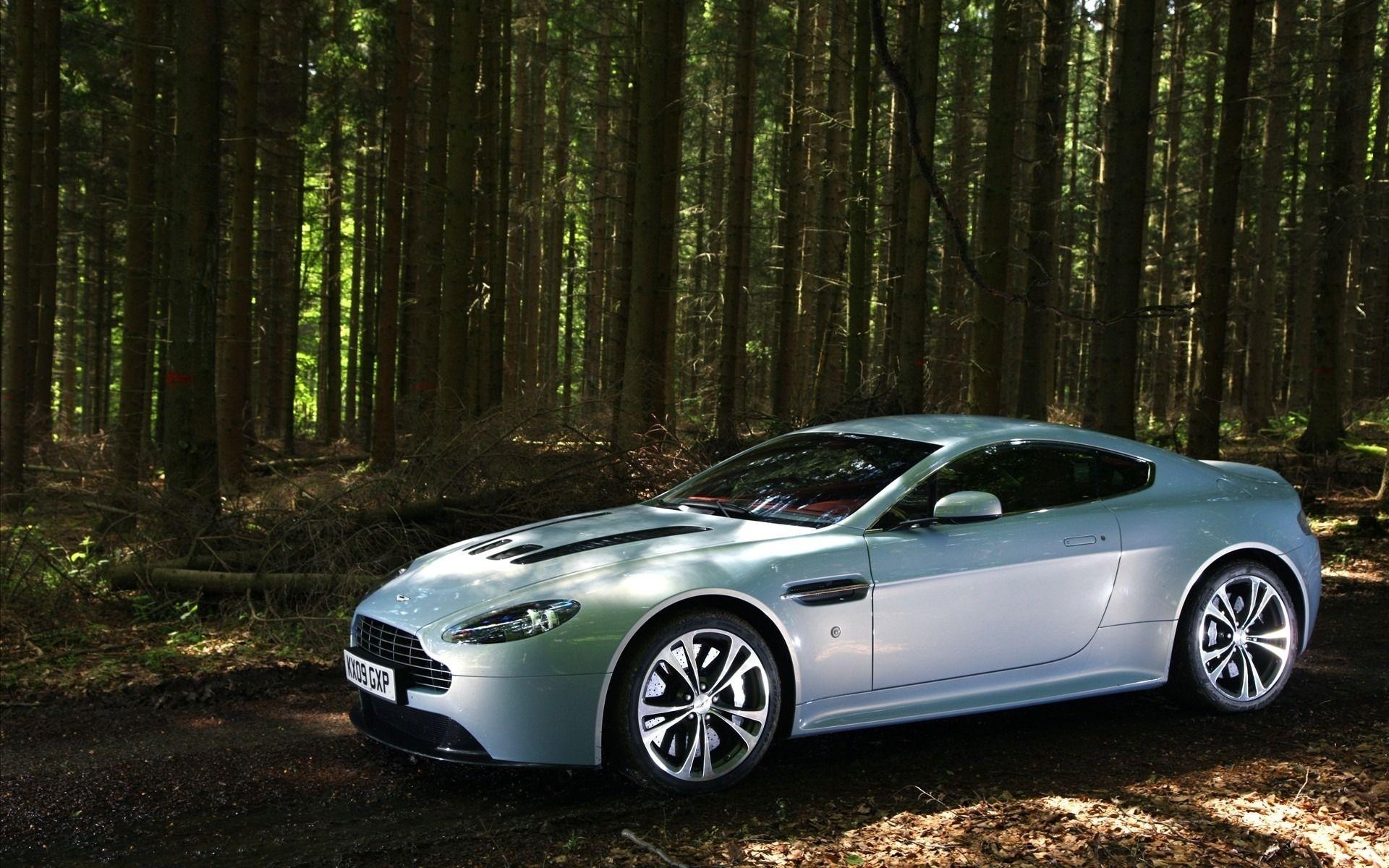 1920x1200 Aston Martin V12 Vantage wallpaper and image, Desktop