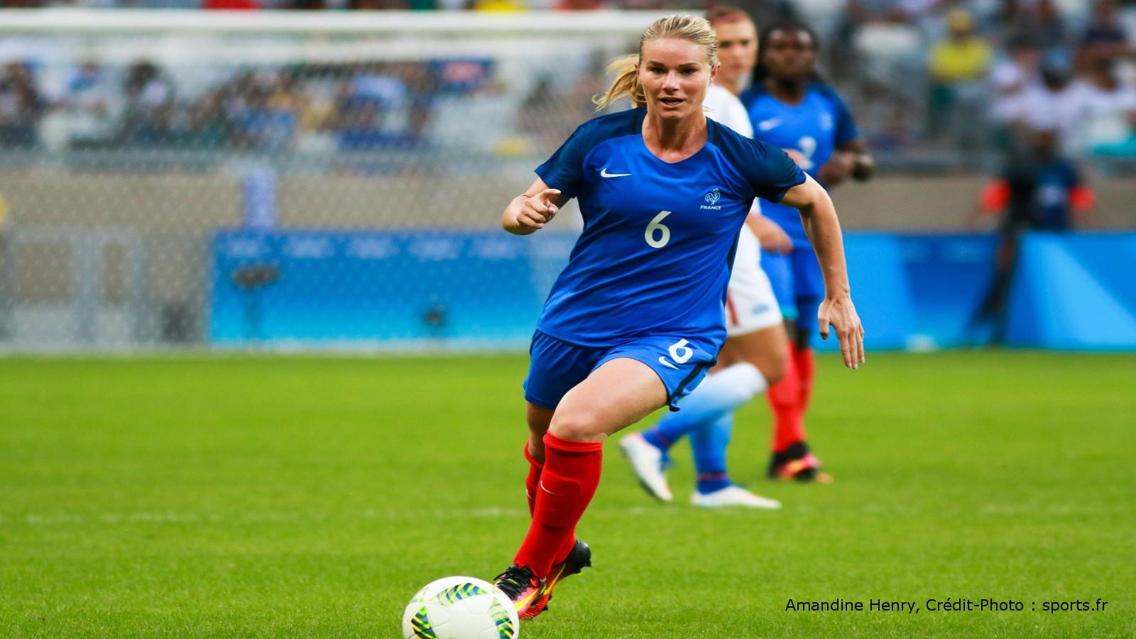 1600x900 FOOTBALL EDF, Six semaines d'arrêt pour Amandine Henry, Desktop