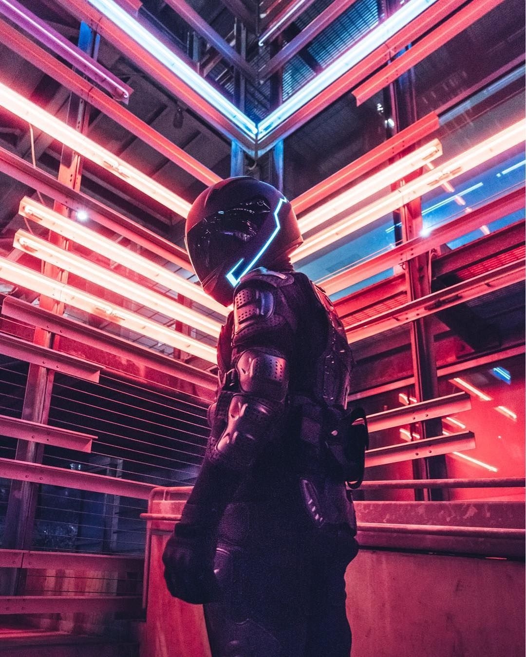 1080x1350 tron #cyberpunk #daftpunk #neon #outrun #retrowave. Tron art, Futuristic city, Cyberpunk city, Phone