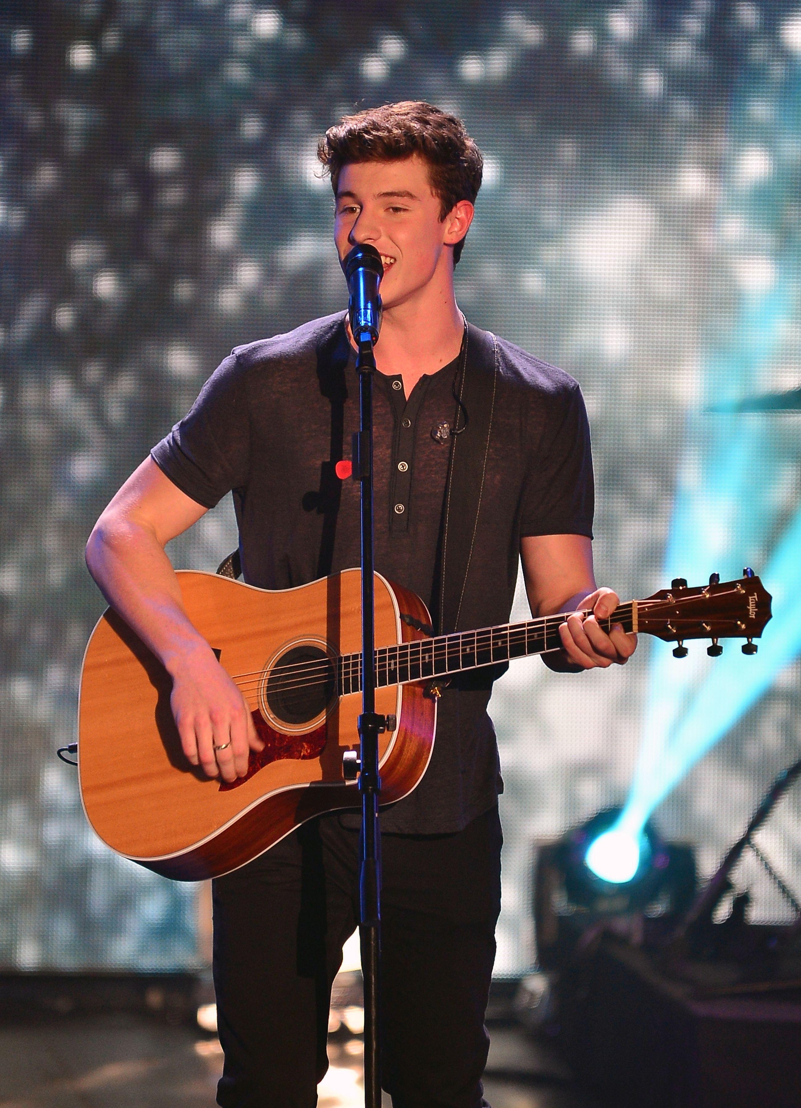 2610x3600 Shawn Mendes HD Image. Full HD Picture, Phone