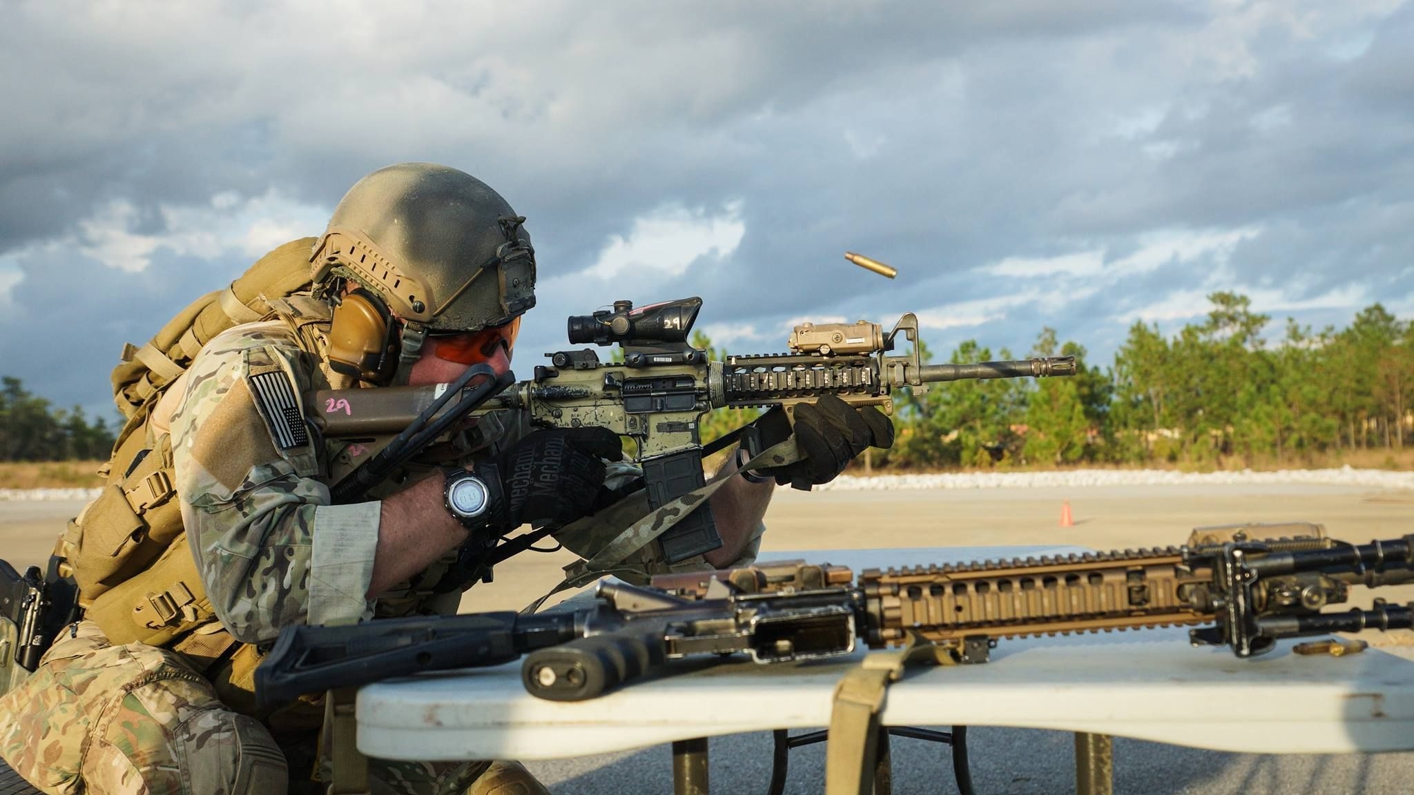 2050x1160 Green Berets from 3rd Special Forces Group (Airborne) engage their, Desktop