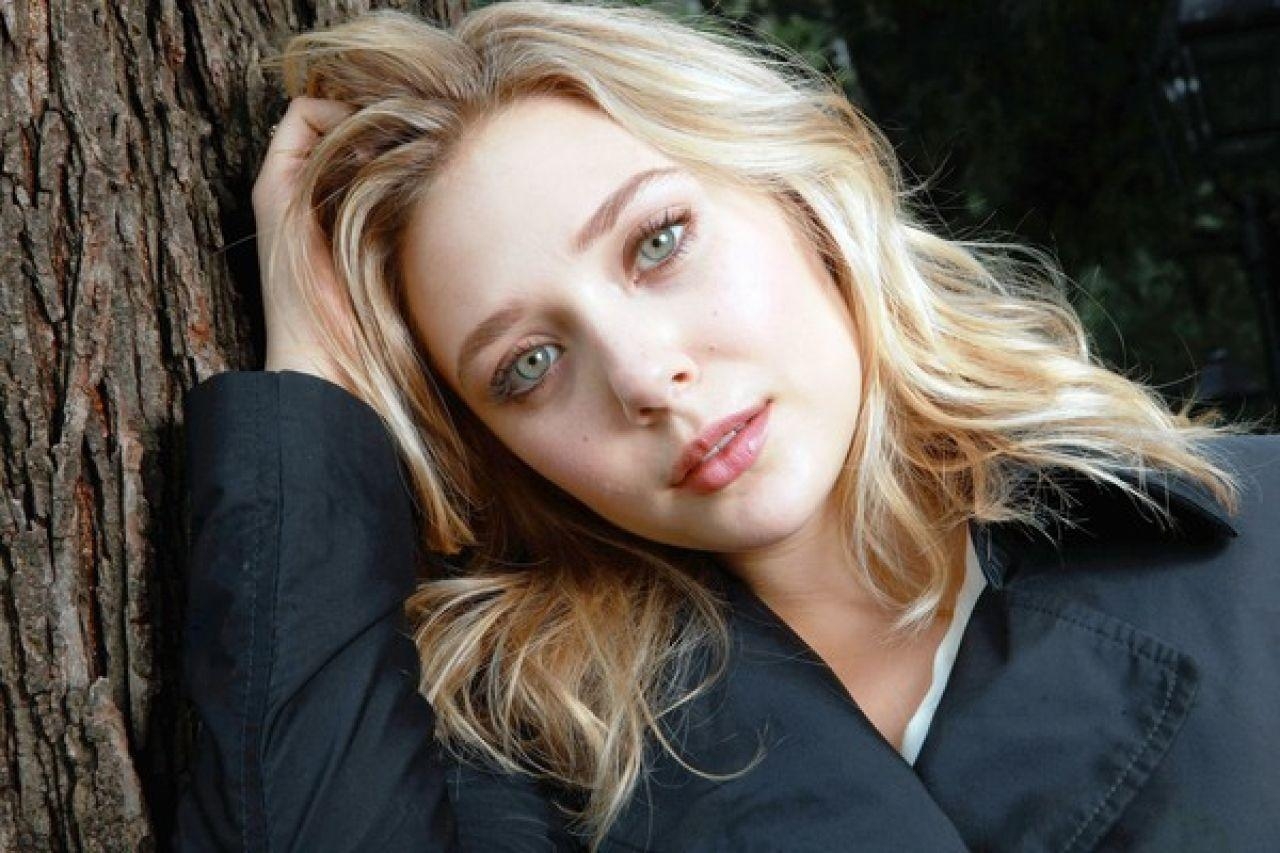 1280x860 Elizabeth Olsen HD Wallpaper, Desktop