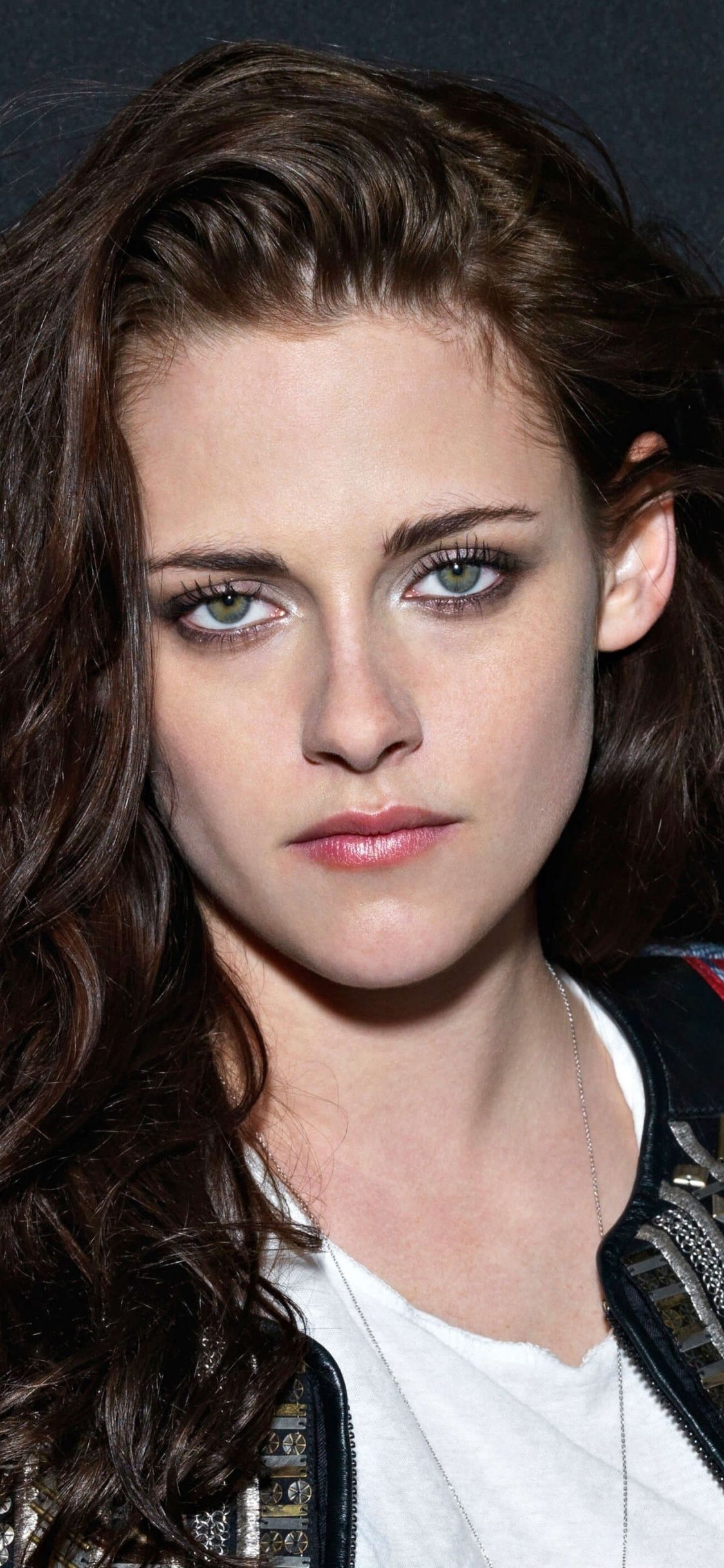 1130x2440 Download  wallpaper kristen stewart, celebrity, pretty, Phone