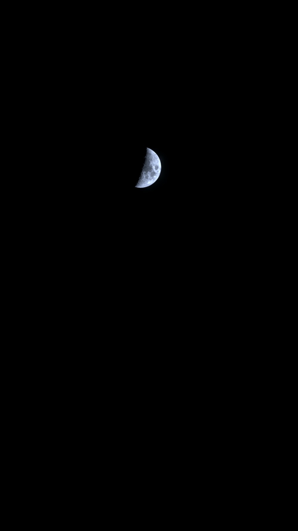 1000x1780 white and black half moon photo, Phone