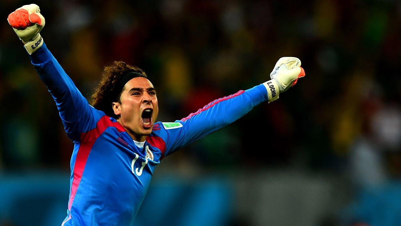 1280x720 Photo Collection Guillermo Ochoa Diving Wallpaper, Desktop