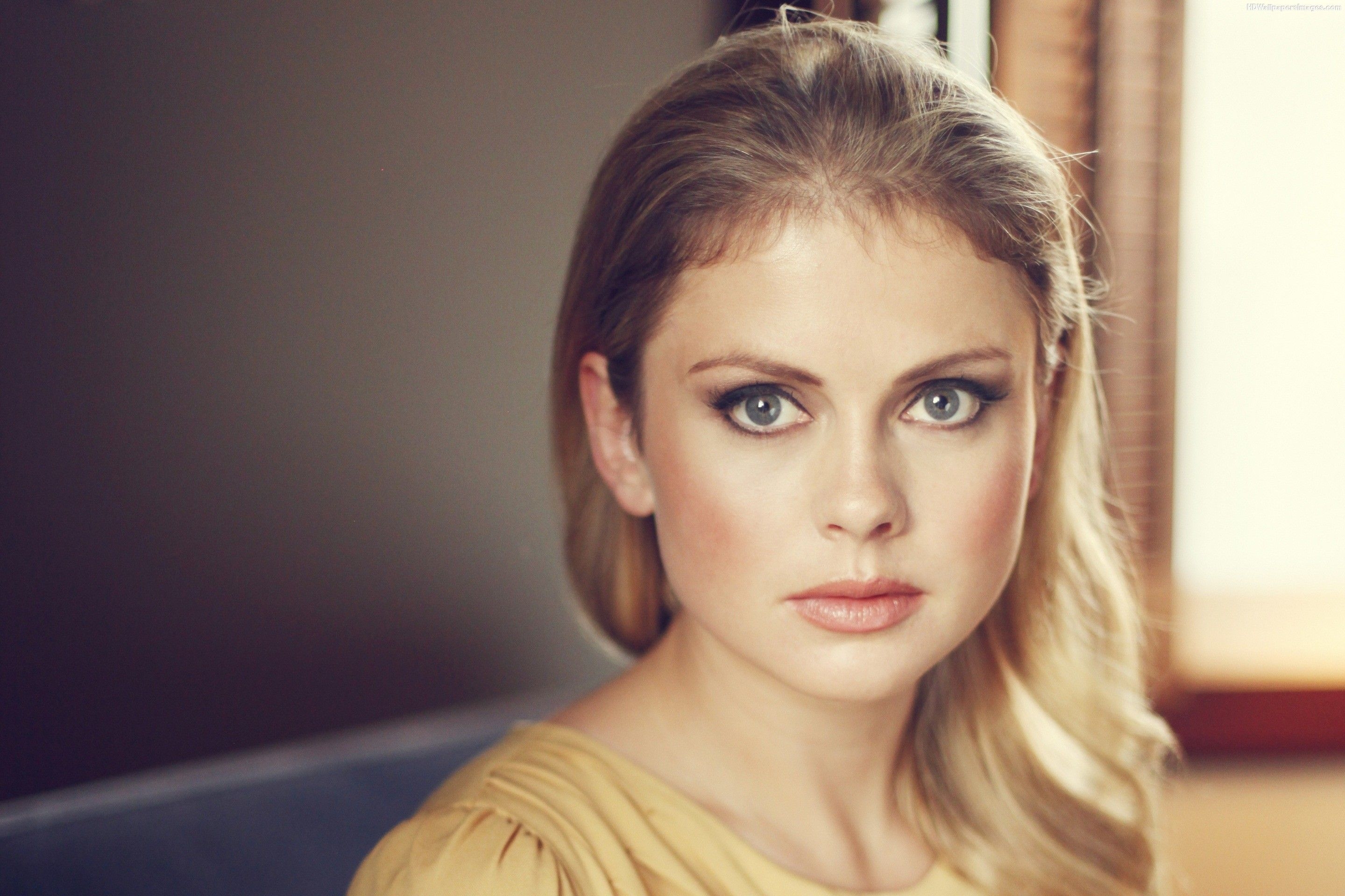 2880x1920 Beautiful HD Rose Mciver Wallpaper, Desktop