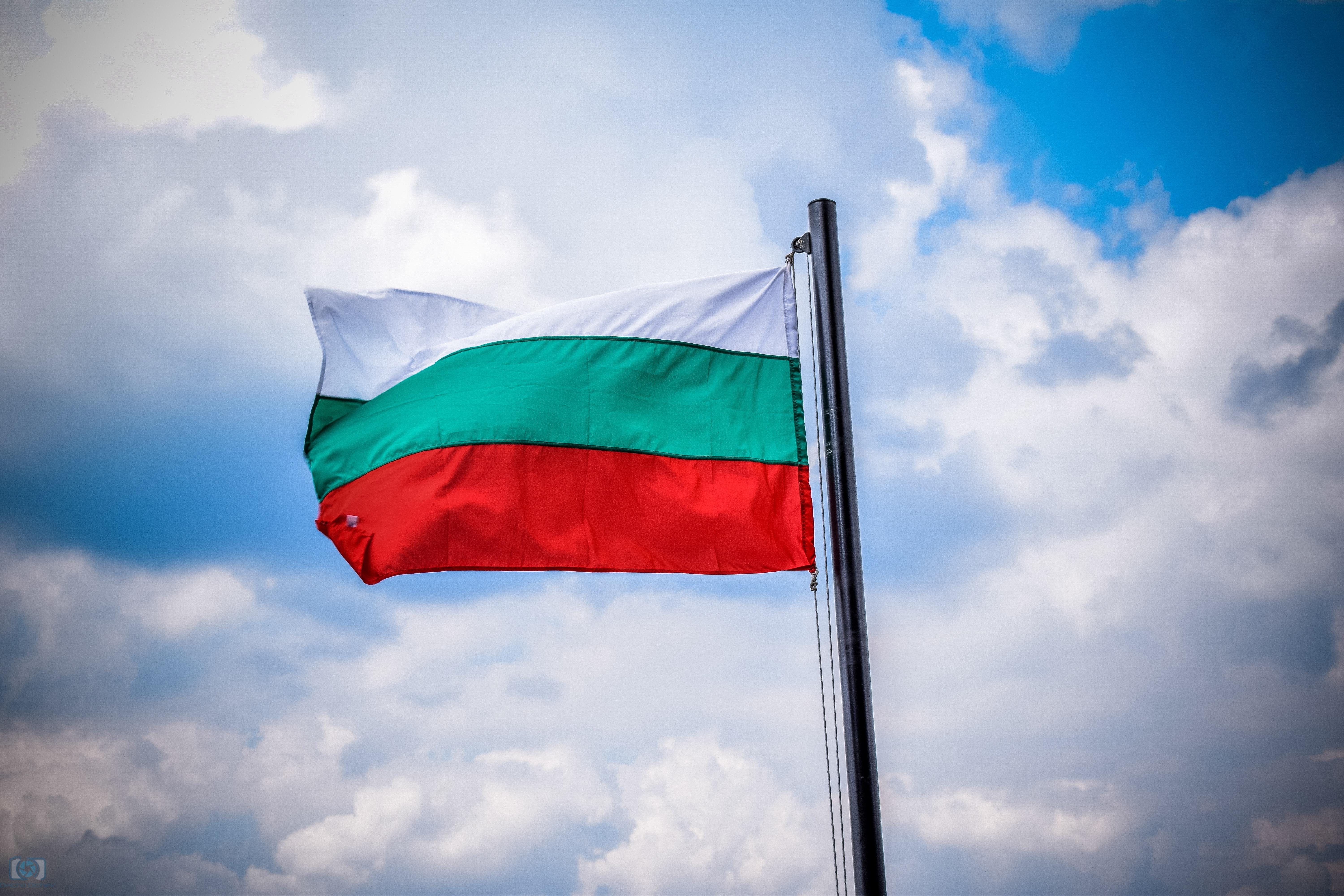 6000x4000 Free of bulgarian, clouds, flag, Desktop