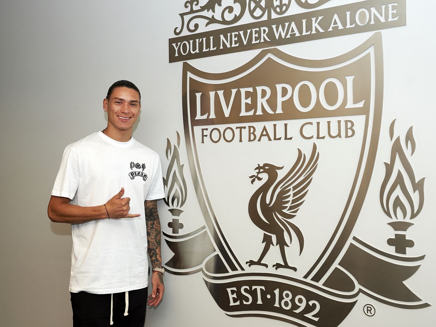 1400x1050 Darwin Nunez Signing Praised by Former Premier League Striker Liverpool Offside, Desktop