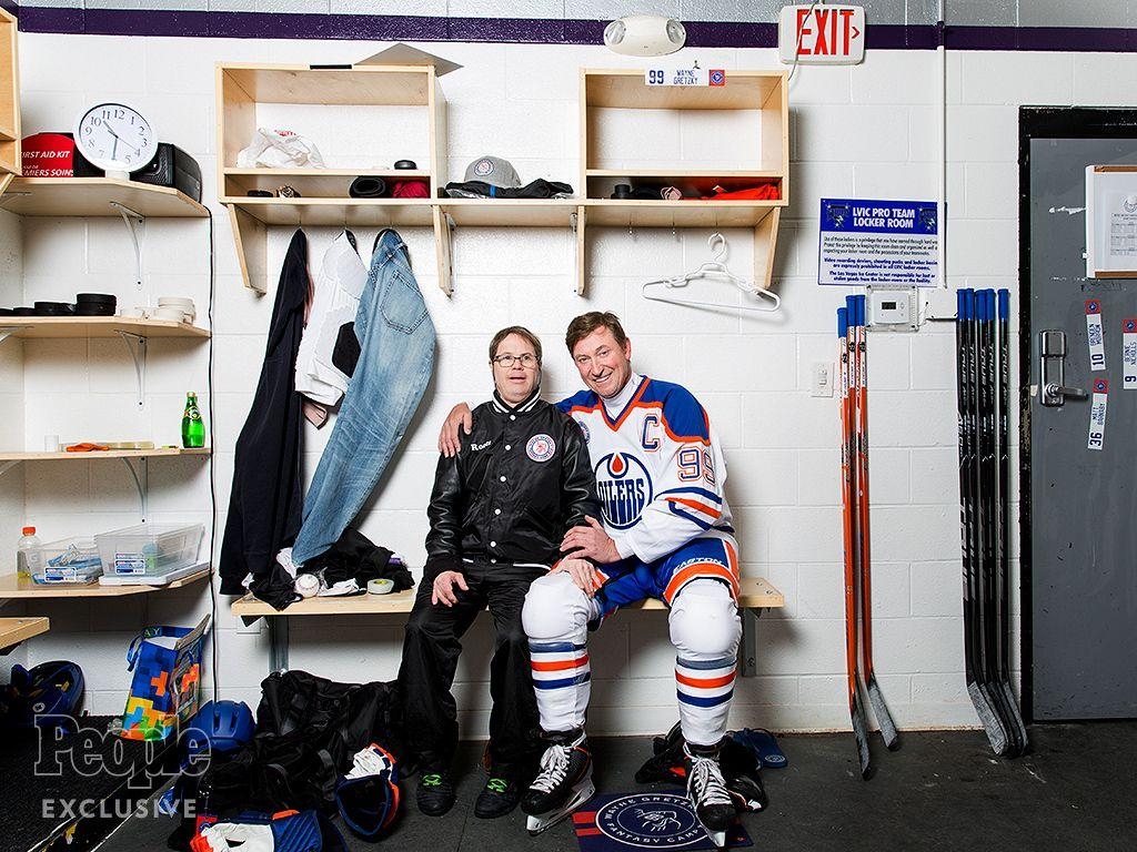 1030x770 Inside Hockey Icon Wayne Gretzky's Inspiring Friendship with a Man, Desktop