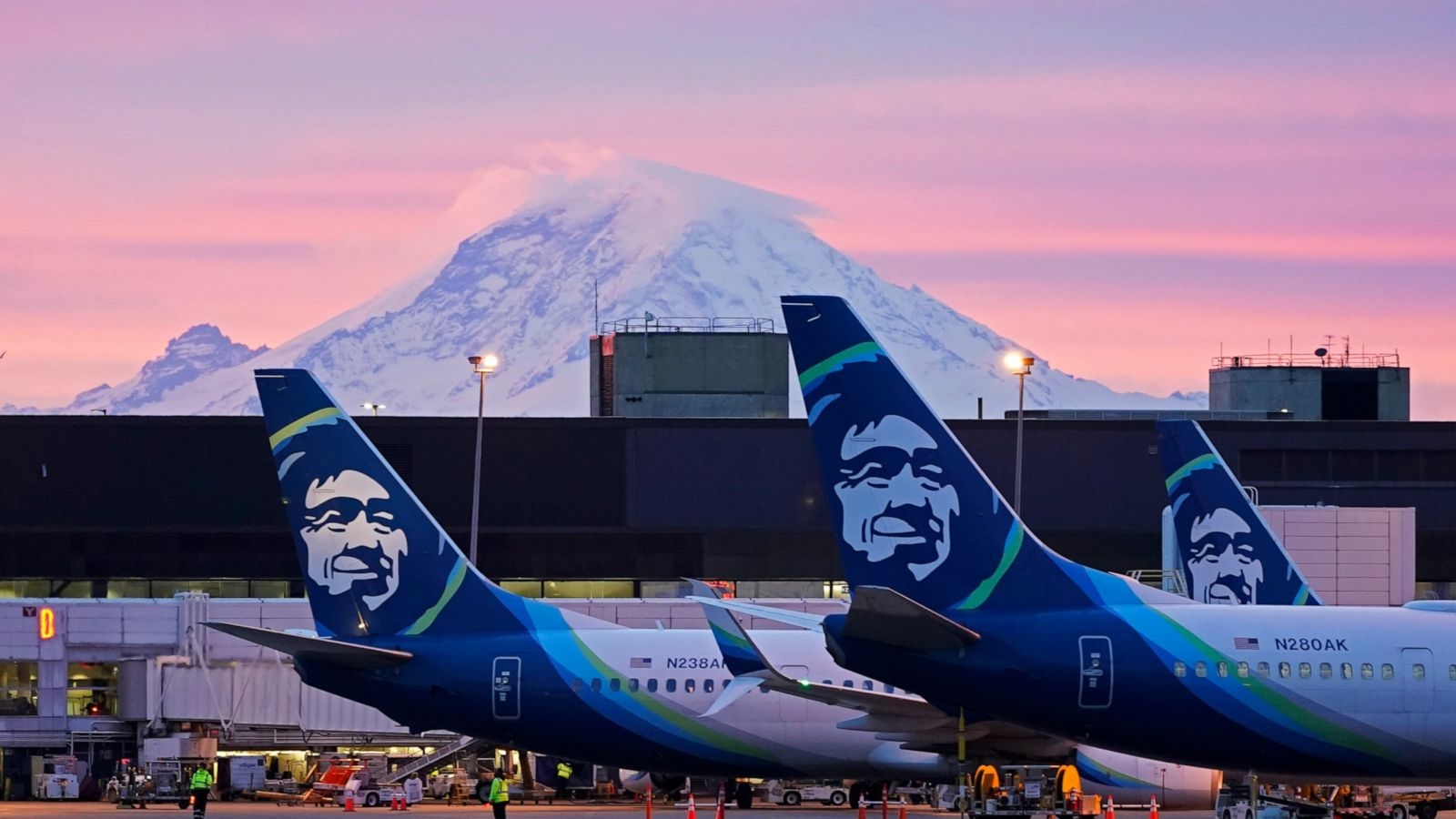 1600x900 Alaska Air trims January flights to cope with virus outbreak, Desktop