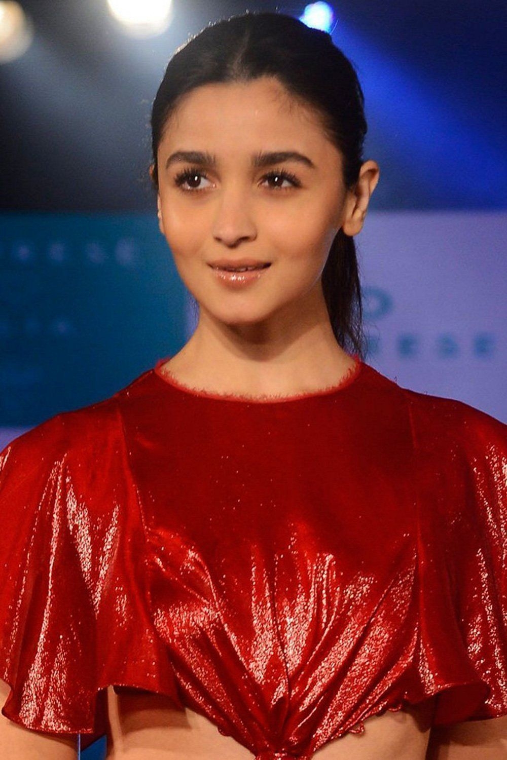 1000x1500 Alia Bhatt in red dress ramp walk new stylish dress mobile, Phone