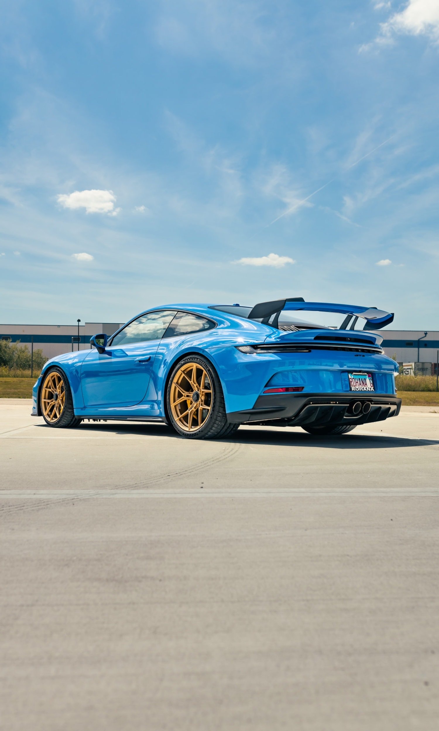 1500x2500 Porsche 992 GT3, Phone