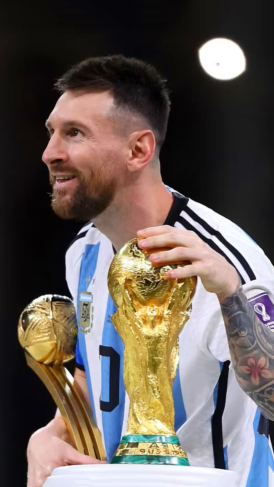 900x1600 Messi World Cup Trophy Wallpaper, Phone