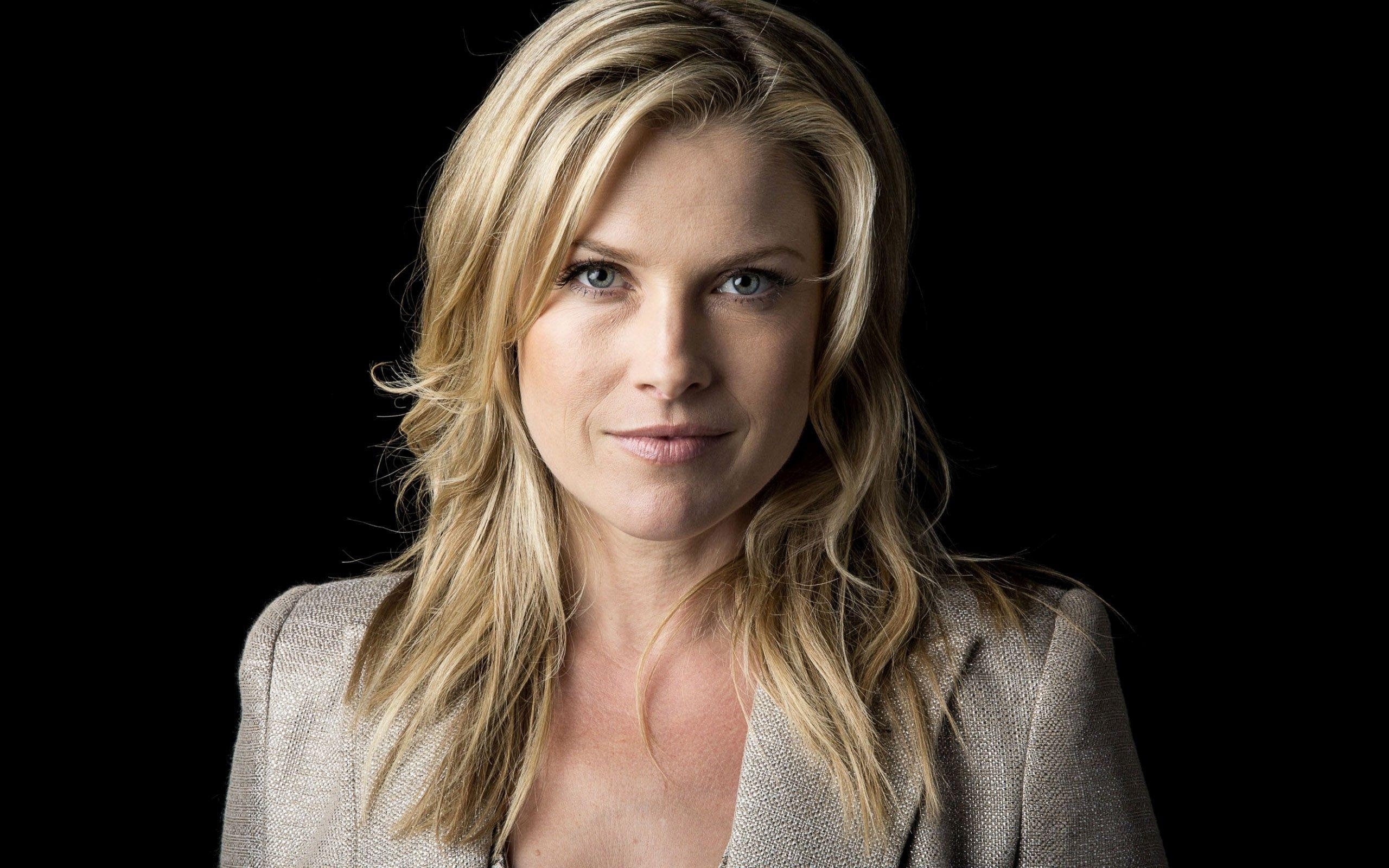 2560x1600 Ali Larter Wallpaper, Picture, Image, Desktop